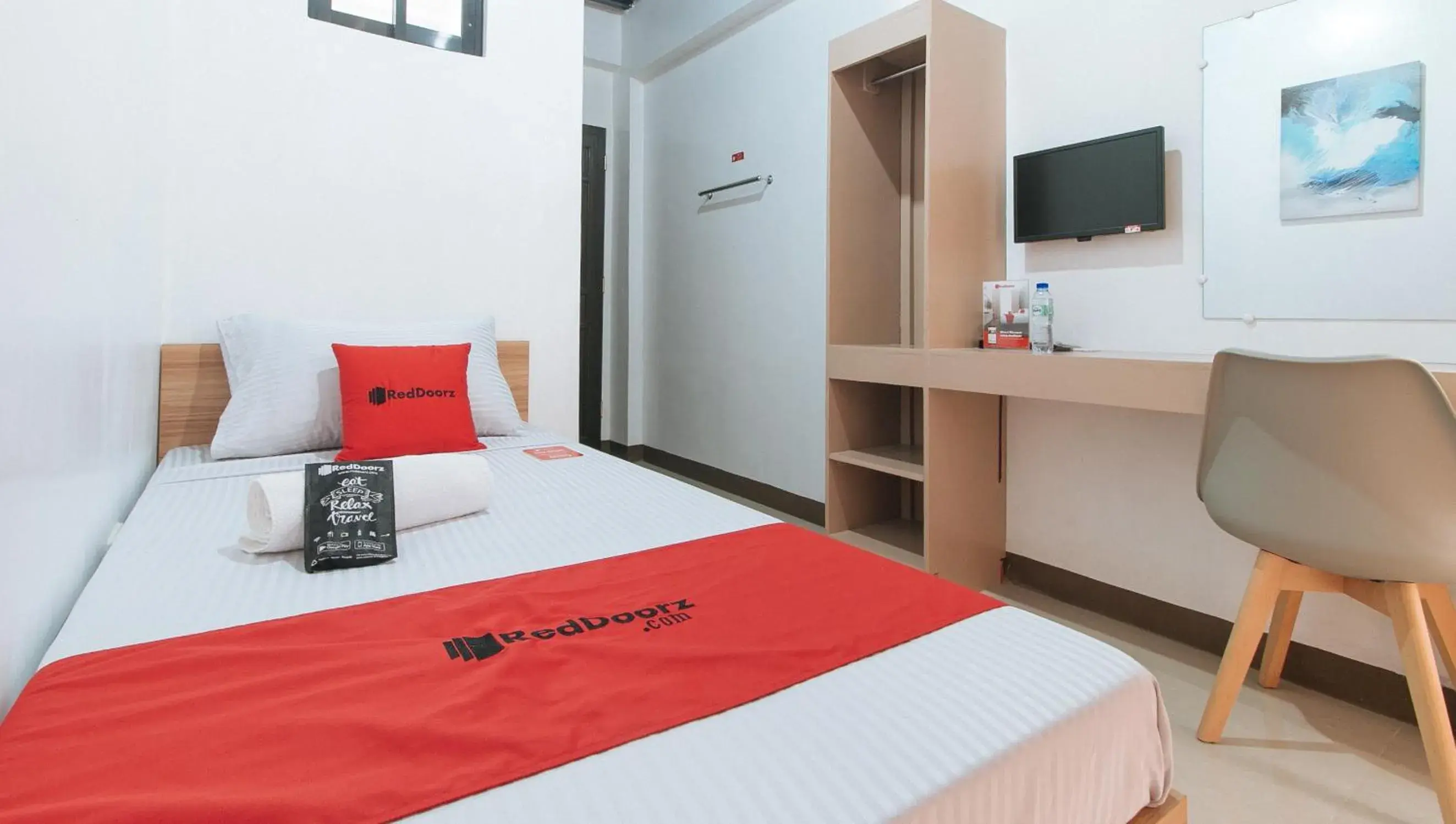 Single Room in RedDoorz Near Iloilo International Airport Single Room in RedDoorz Near Iloilo International Airport