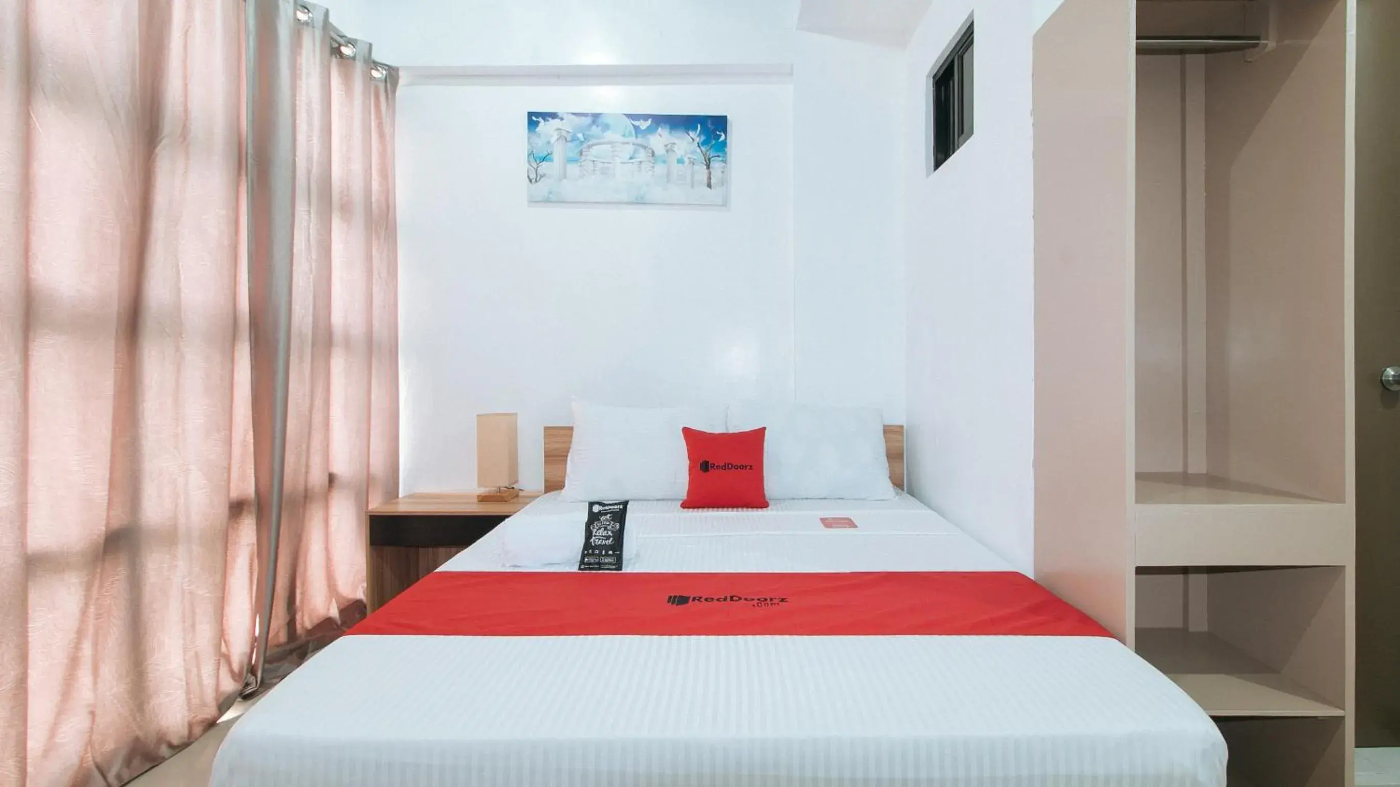 Suite in RedDoorz Near Iloilo International Airport Suite in RedDoorz Near Iloilo International Airport