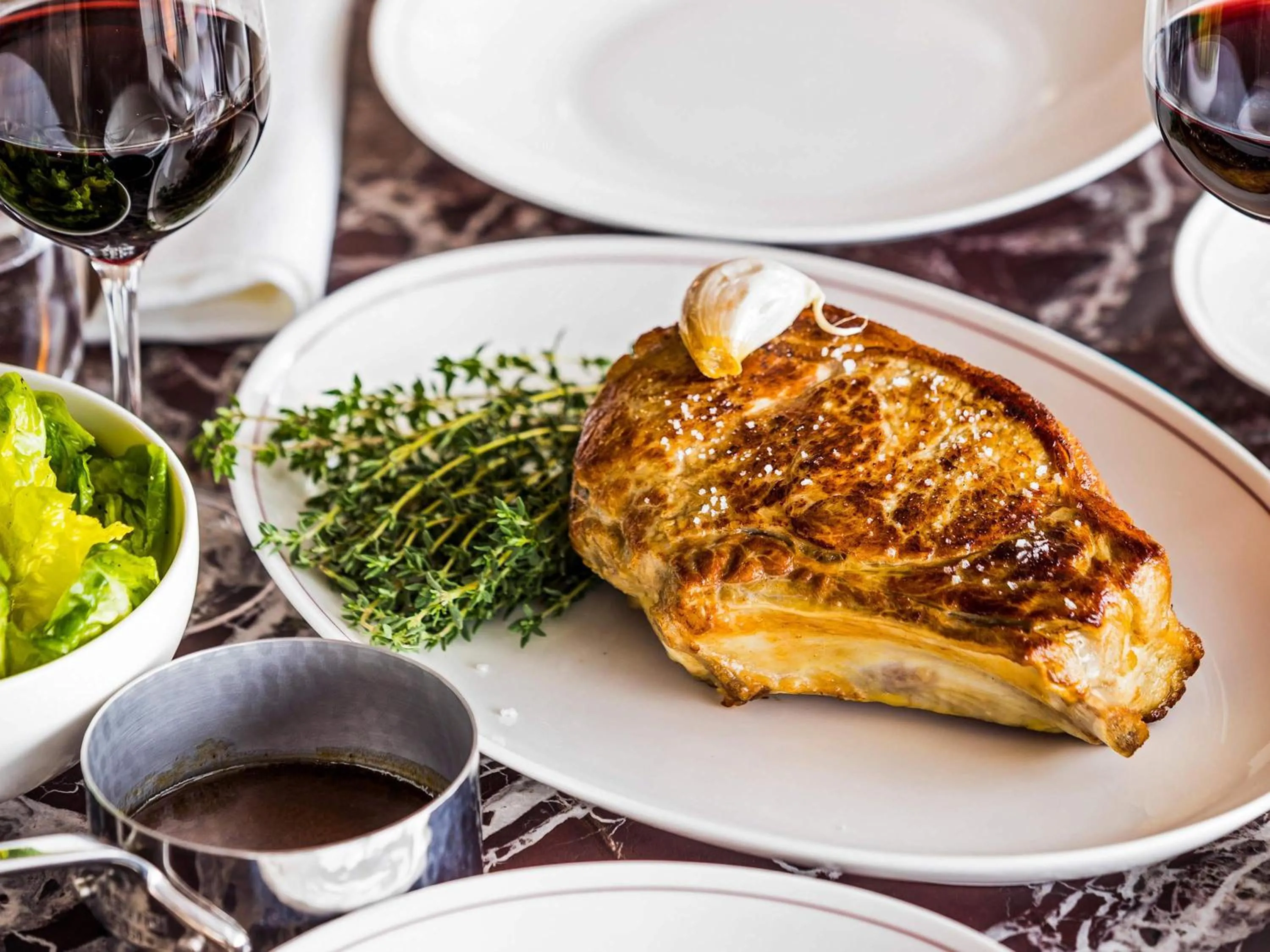 Restaurant/places to eat in SO/ Paris Hotel