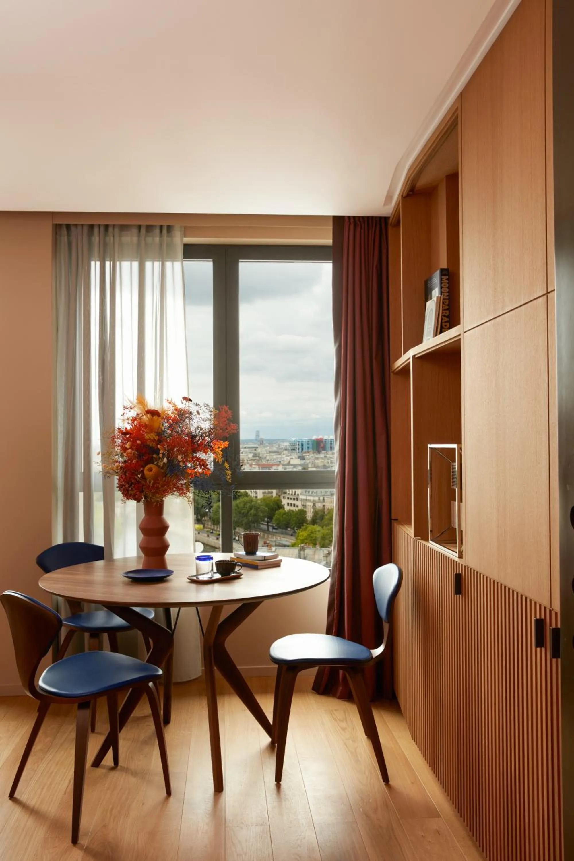 Dining area in SO/ Paris Hotel