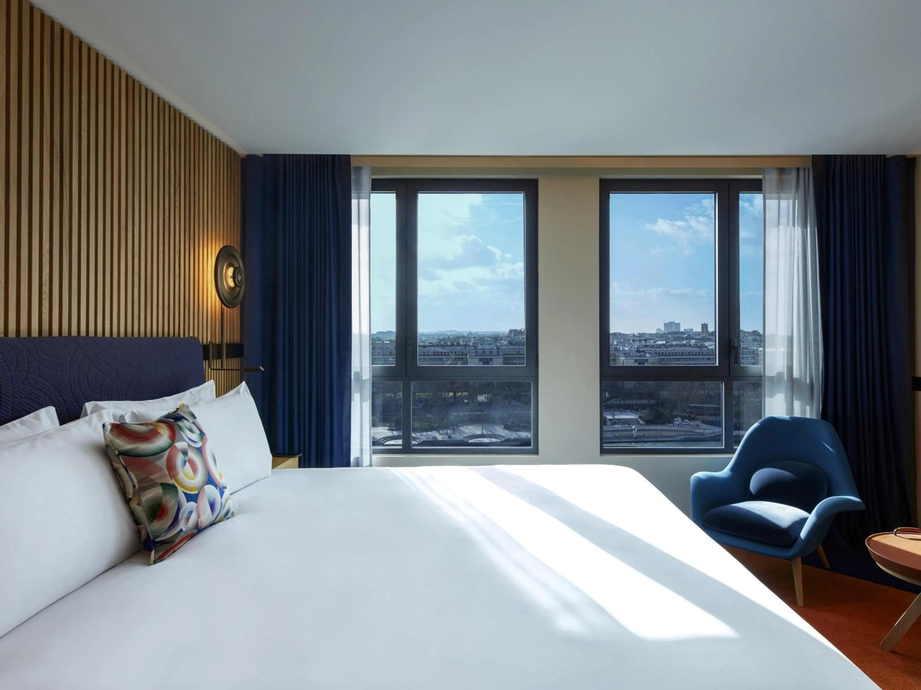 Bedroom, Bed in SO/ Paris Hotel