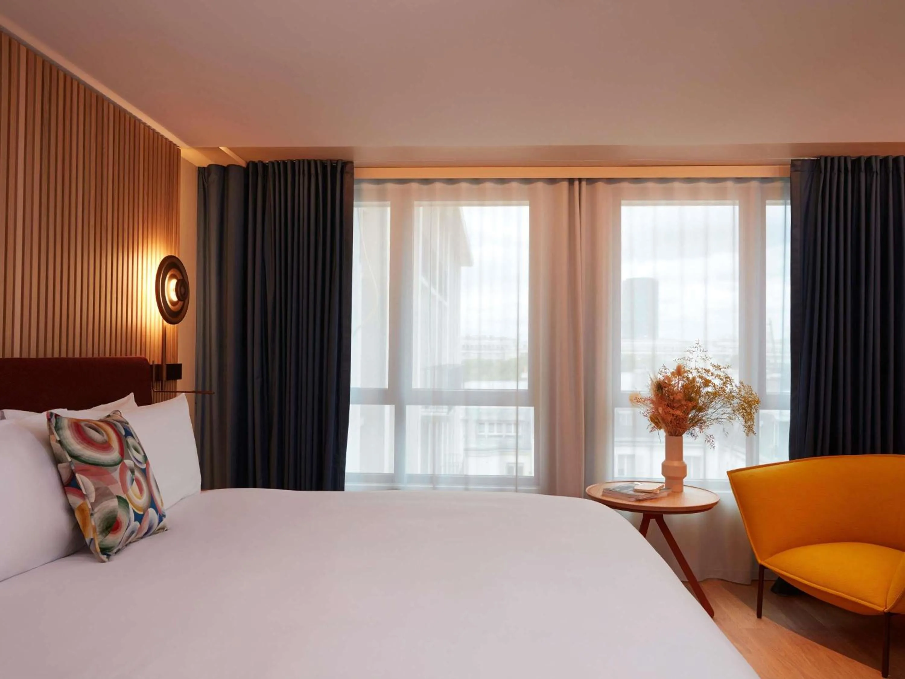 Bedroom, Bed in SO/ Paris Hotel