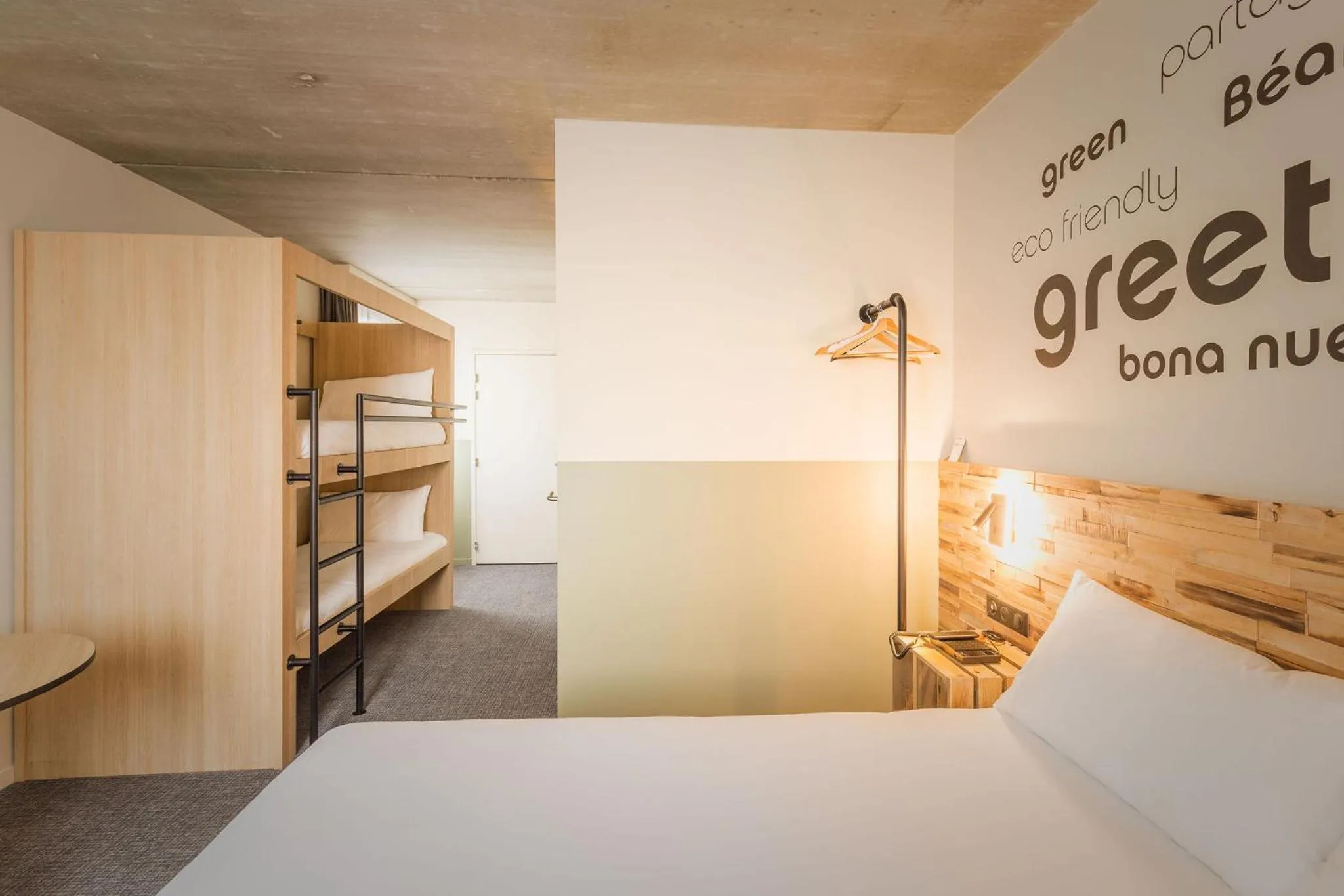 Bed in Greet Hôtel Orthez Bearn