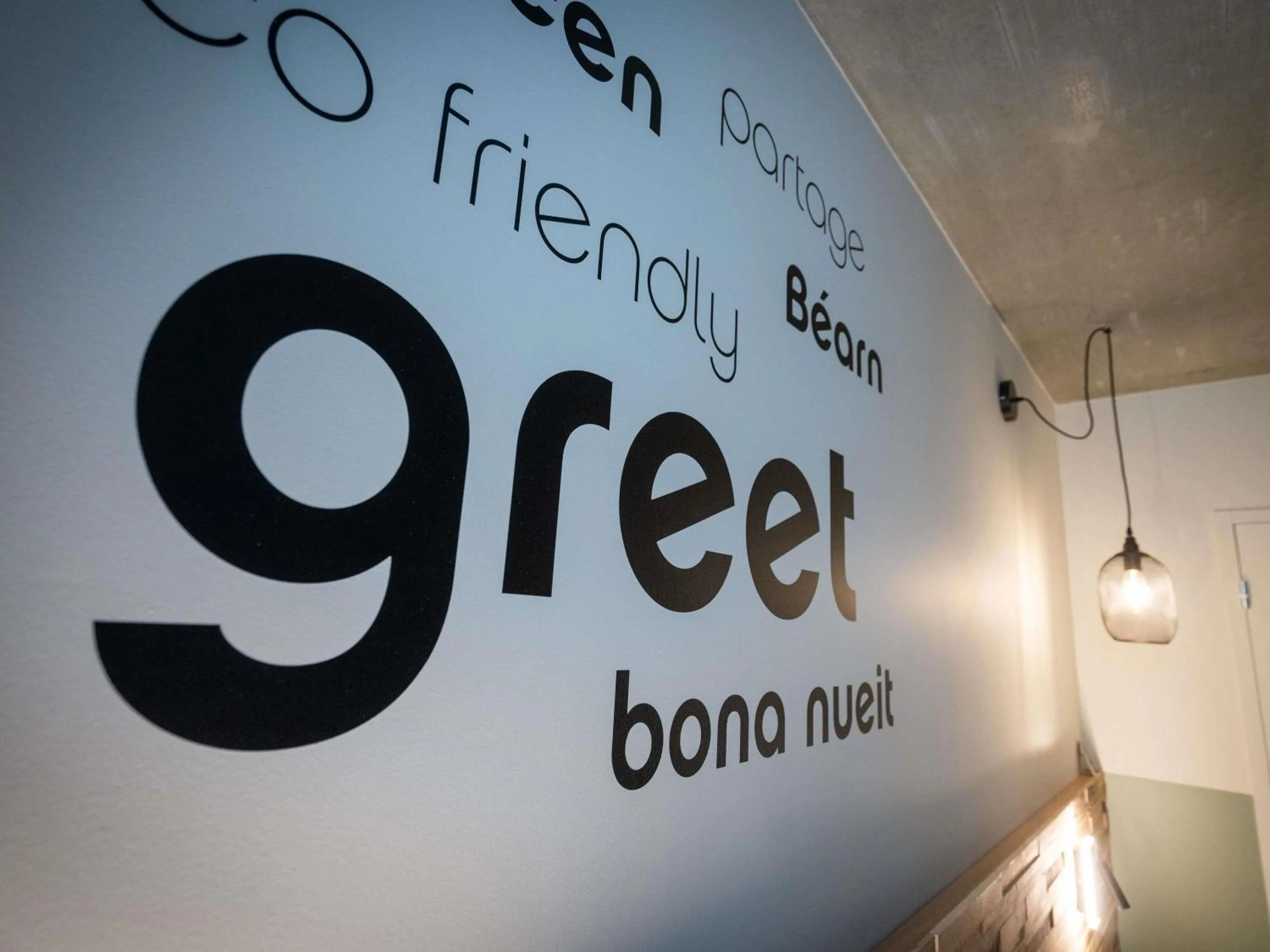 Bedroom in Greet Hôtel Orthez Bearn