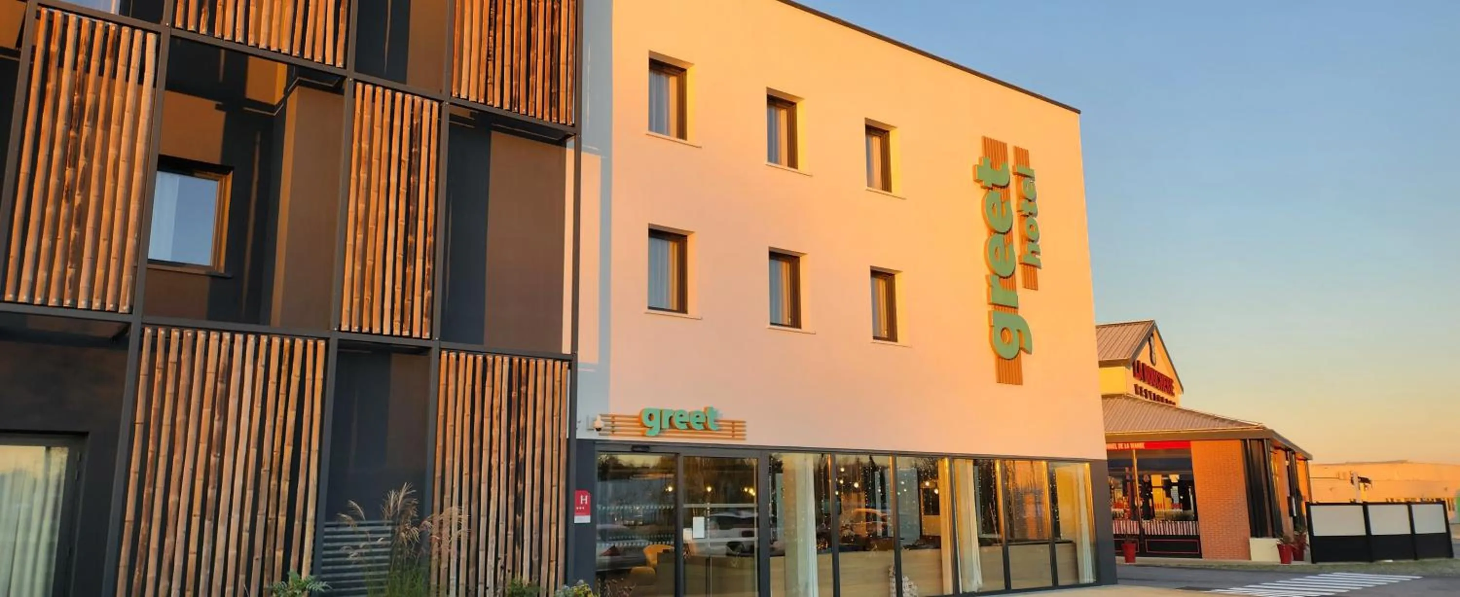 Property building in Greet Hôtel Orthez Bearn