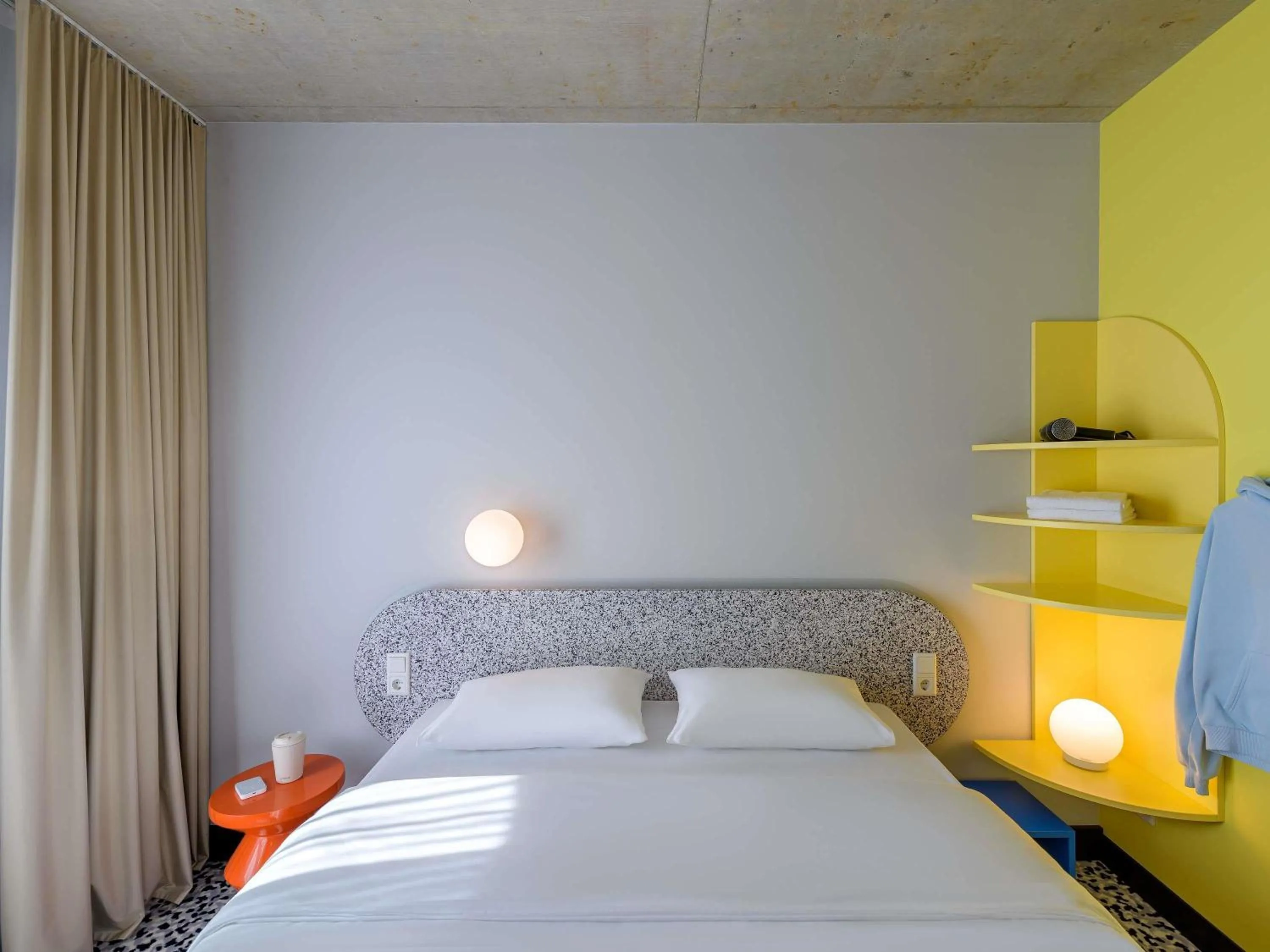 Bedroom, Bed in ibis budget Münster City