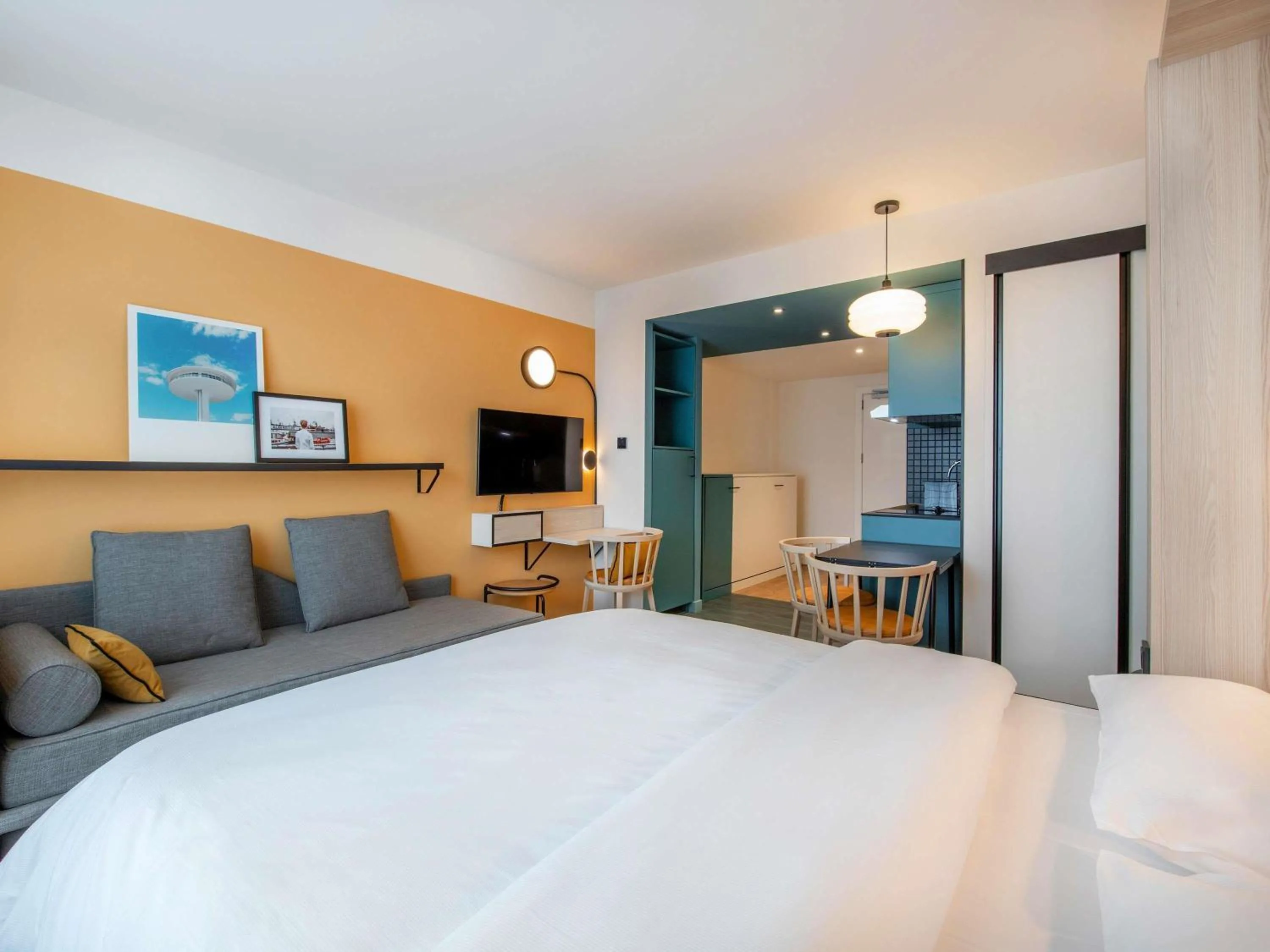 Bedroom, Bed in Aparthotel Adagio access Hamburg