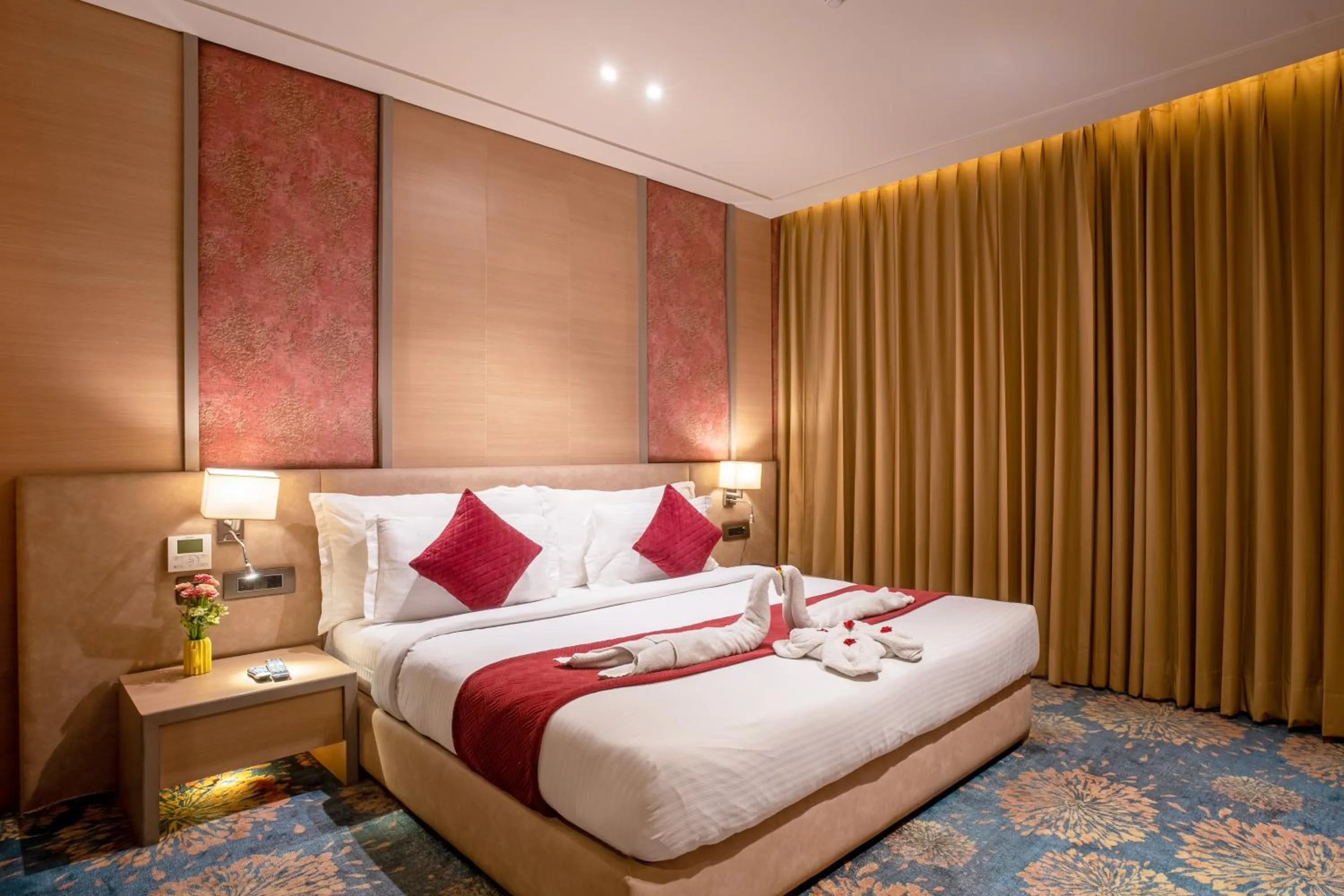 Bedroom, Bed in SANDOZ Pribson Hotel near Golden Temple