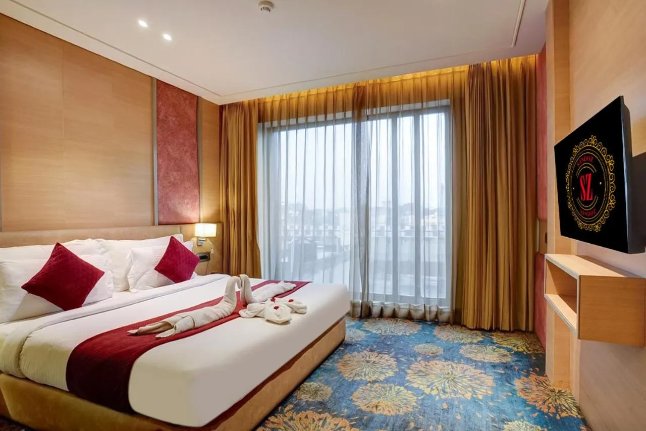 Bed in SANDOZ Pribson Hotel near Golden Temple