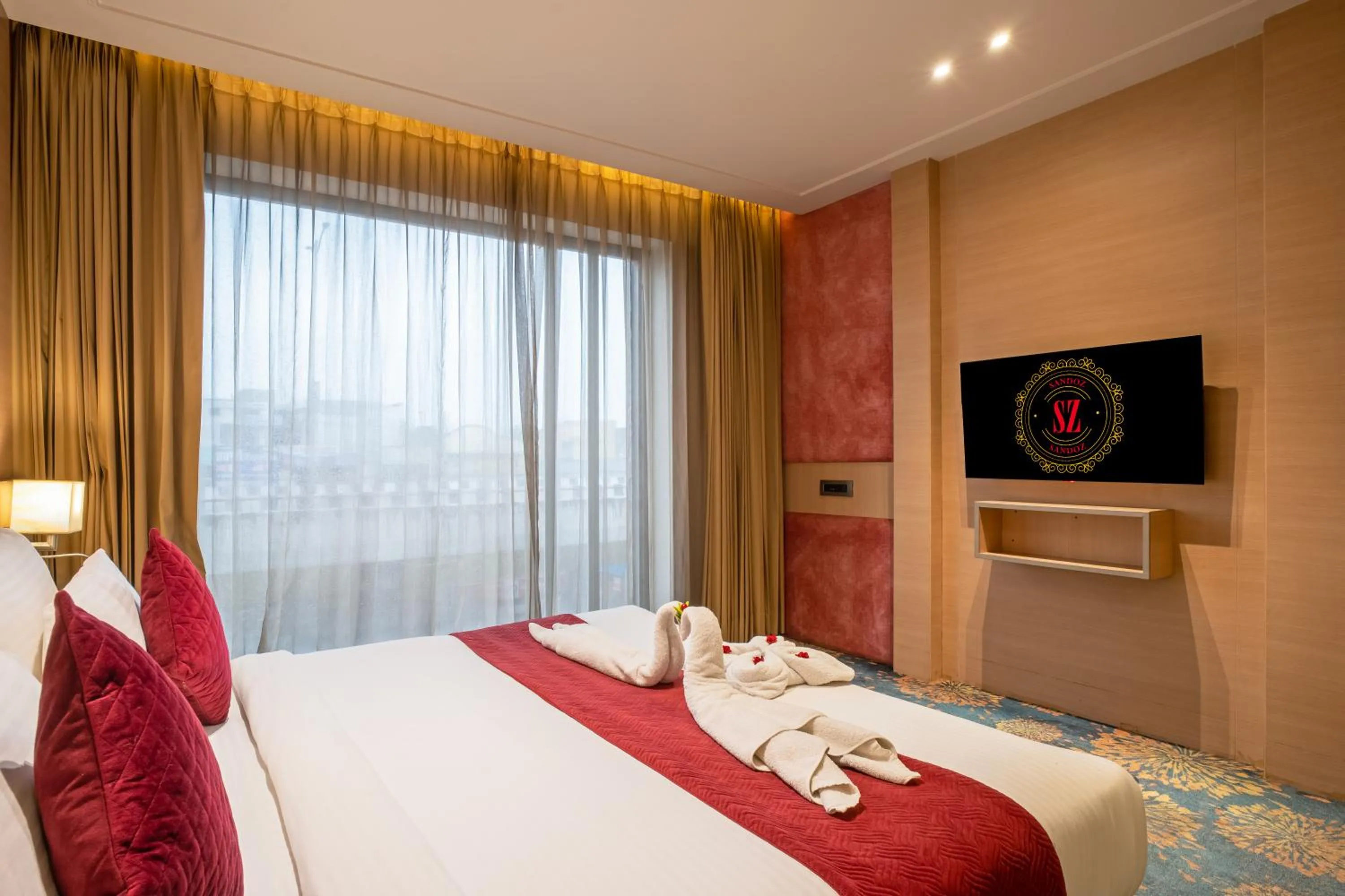 Bed in SANDOZ Pribson Hotel near Golden Temple