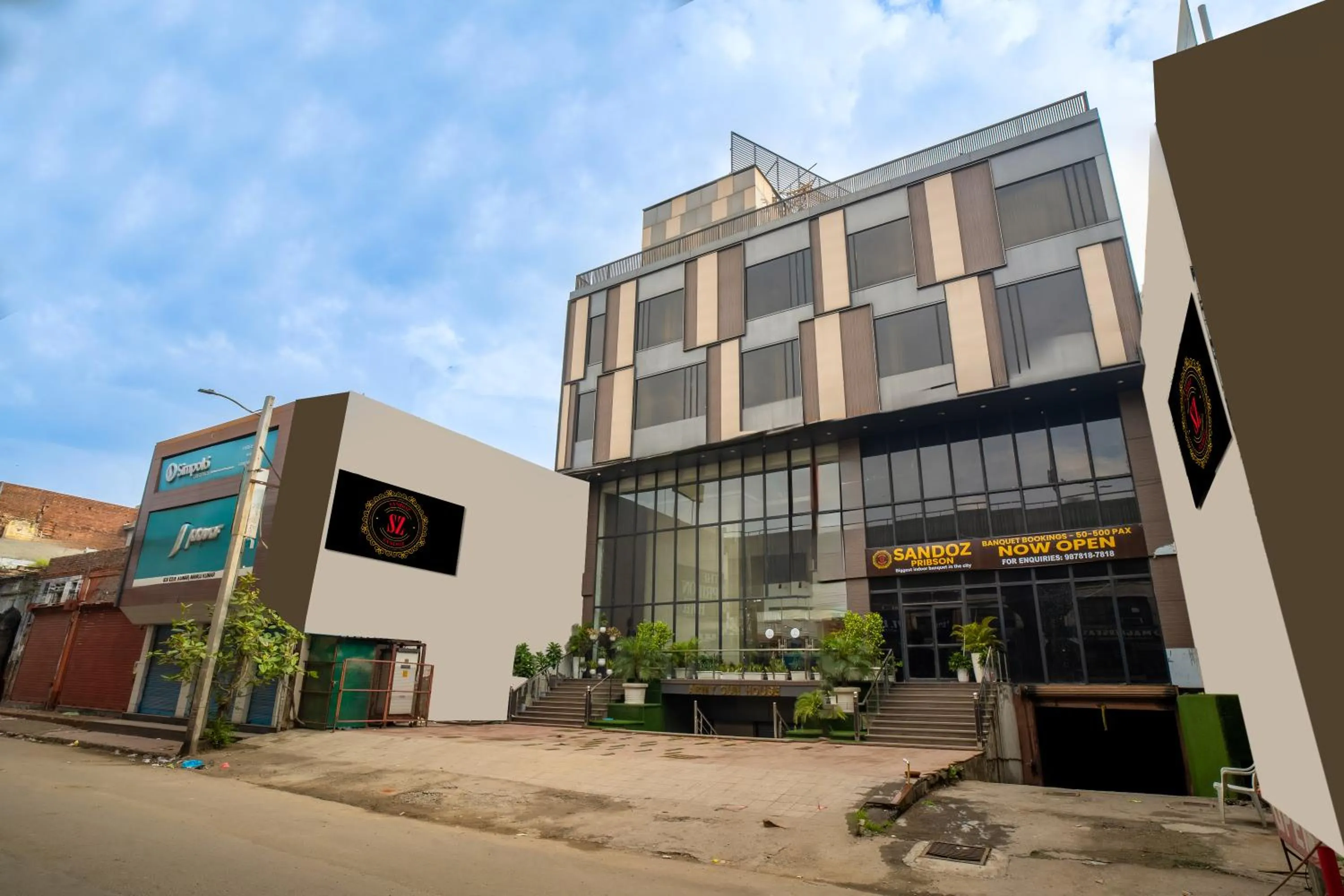 Facade/entrance in SANDOZ Pribson Hotel near Golden Temple