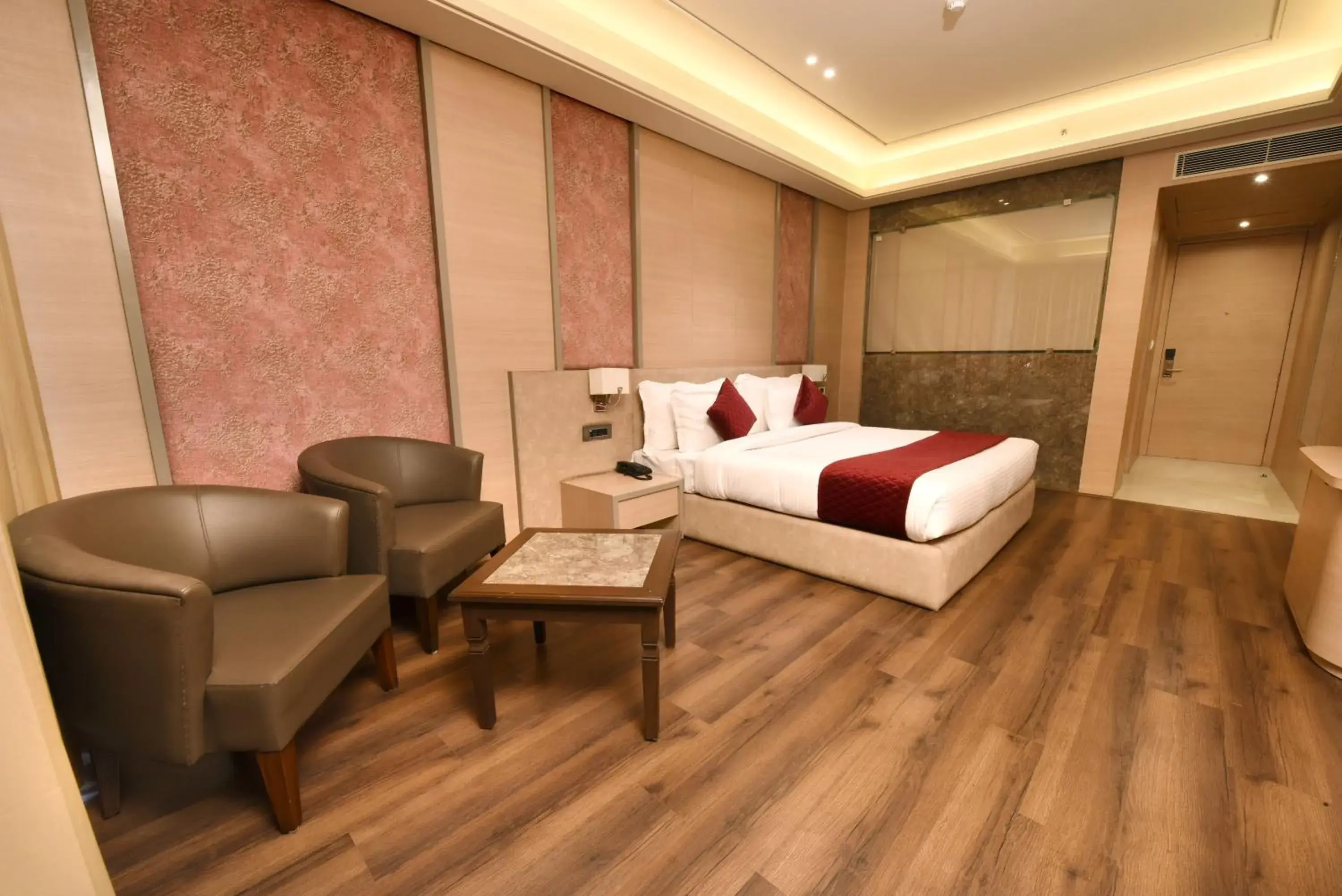 Suite in SANDOZ Pribson Hotel near Golden Temple Suite in SANDOZ Pribson Hotel near Golden Temple