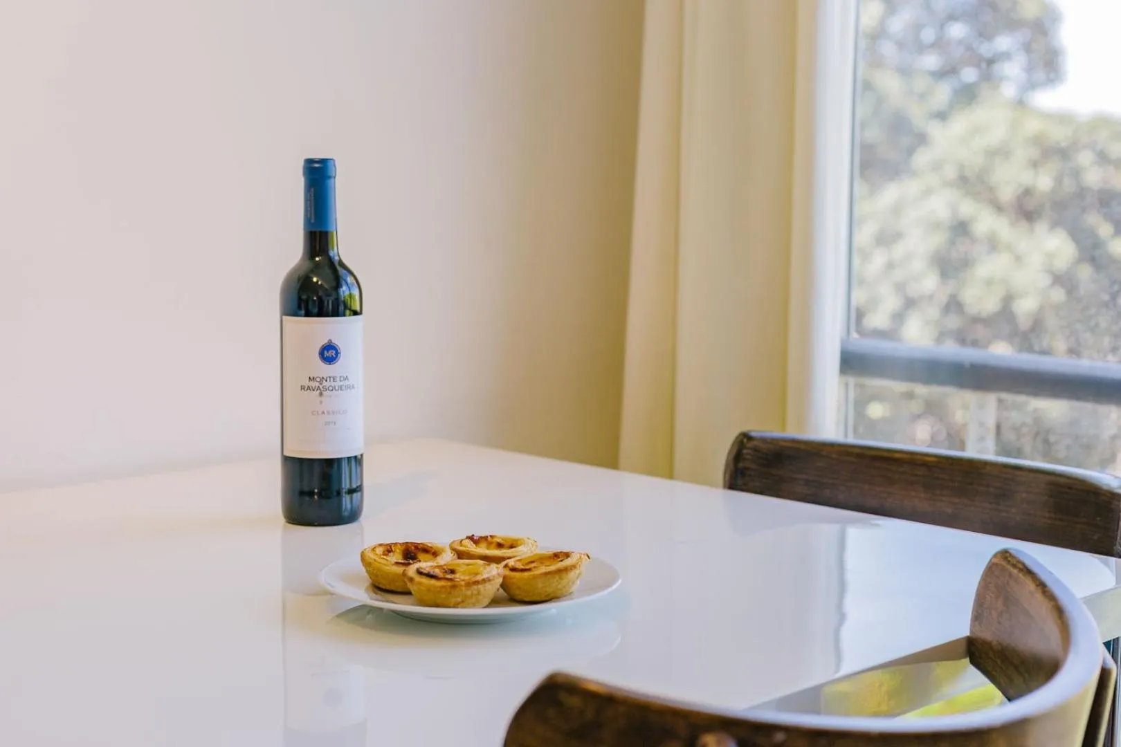 Dining area in Rent4Rest Estoril Beachfront Apartments