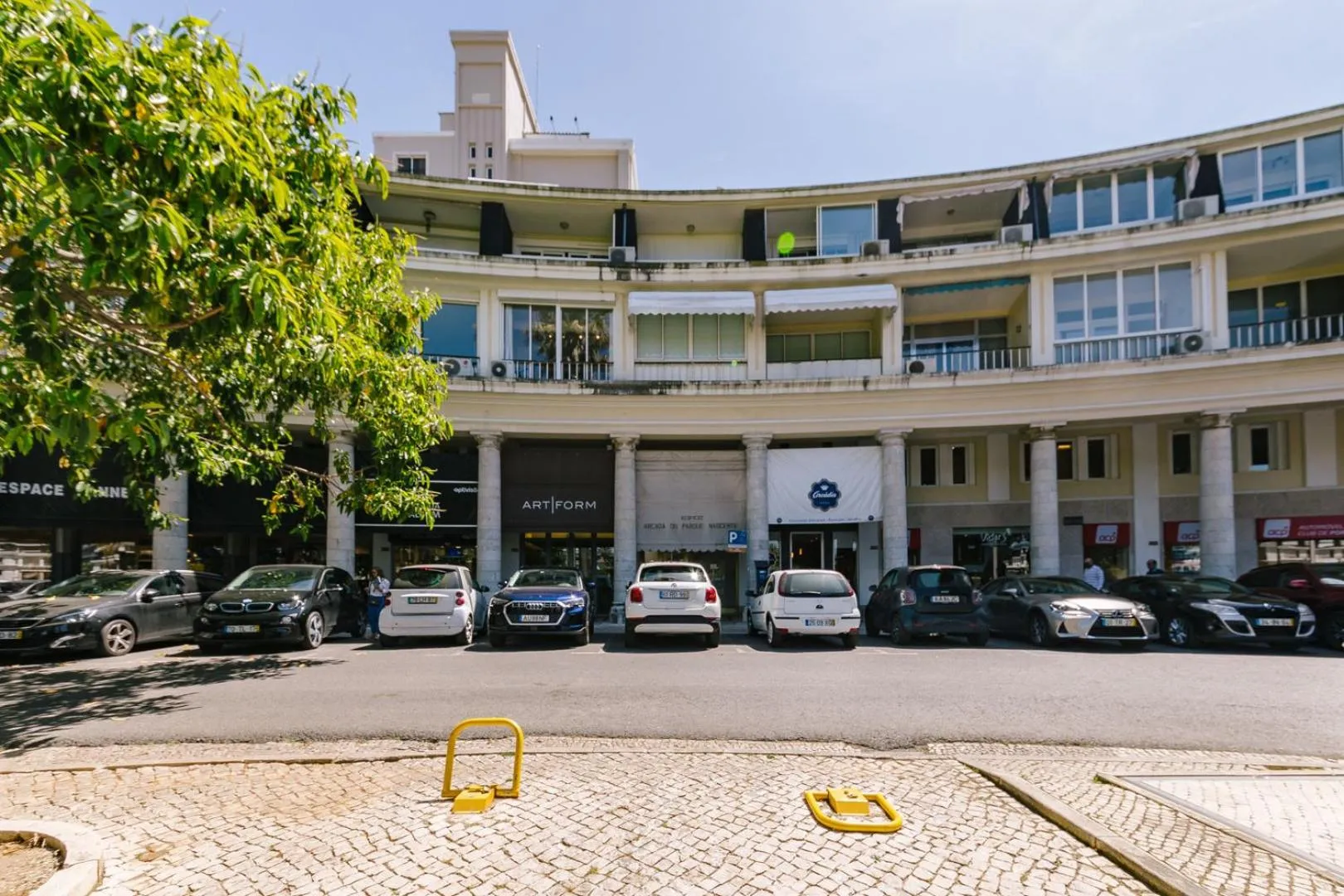 Property building in Rent4Rest Estoril Beachfront Apartments