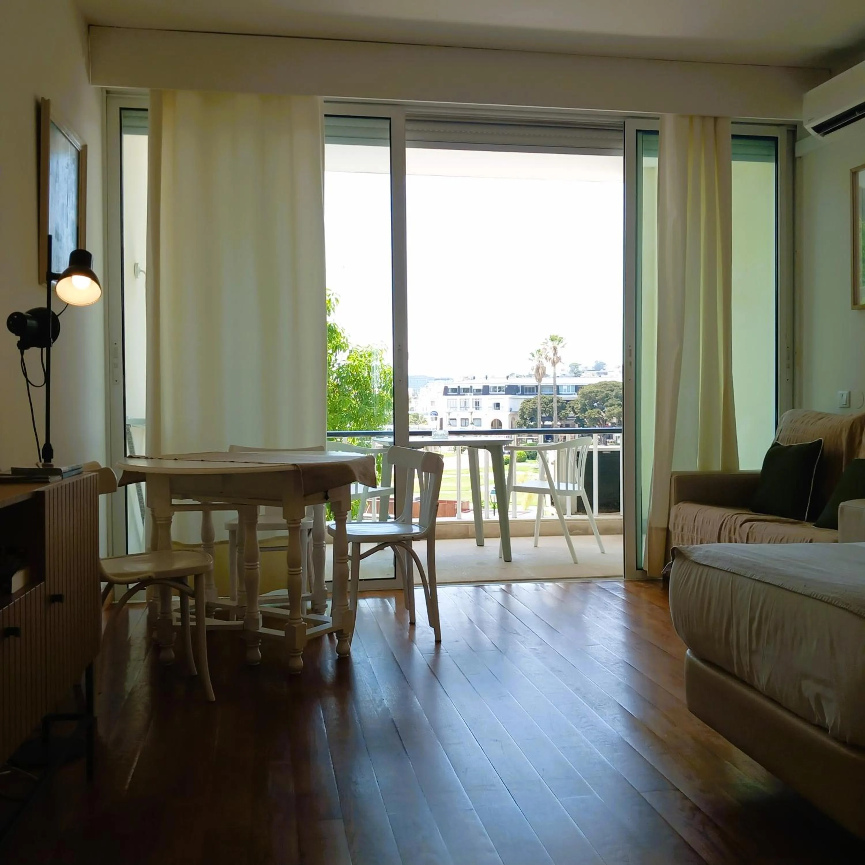 Bed in Rent4Rest Estoril Beachfront Apartments