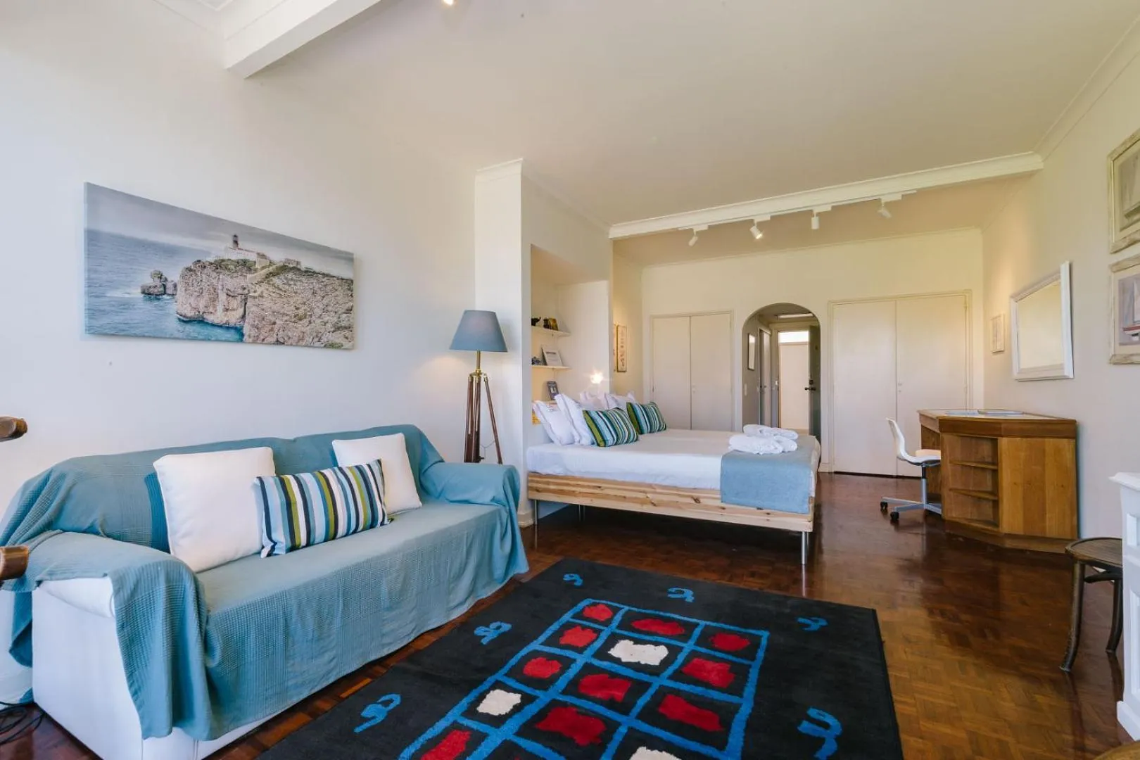 Bed in Rent4Rest Estoril Beachfront Apartments