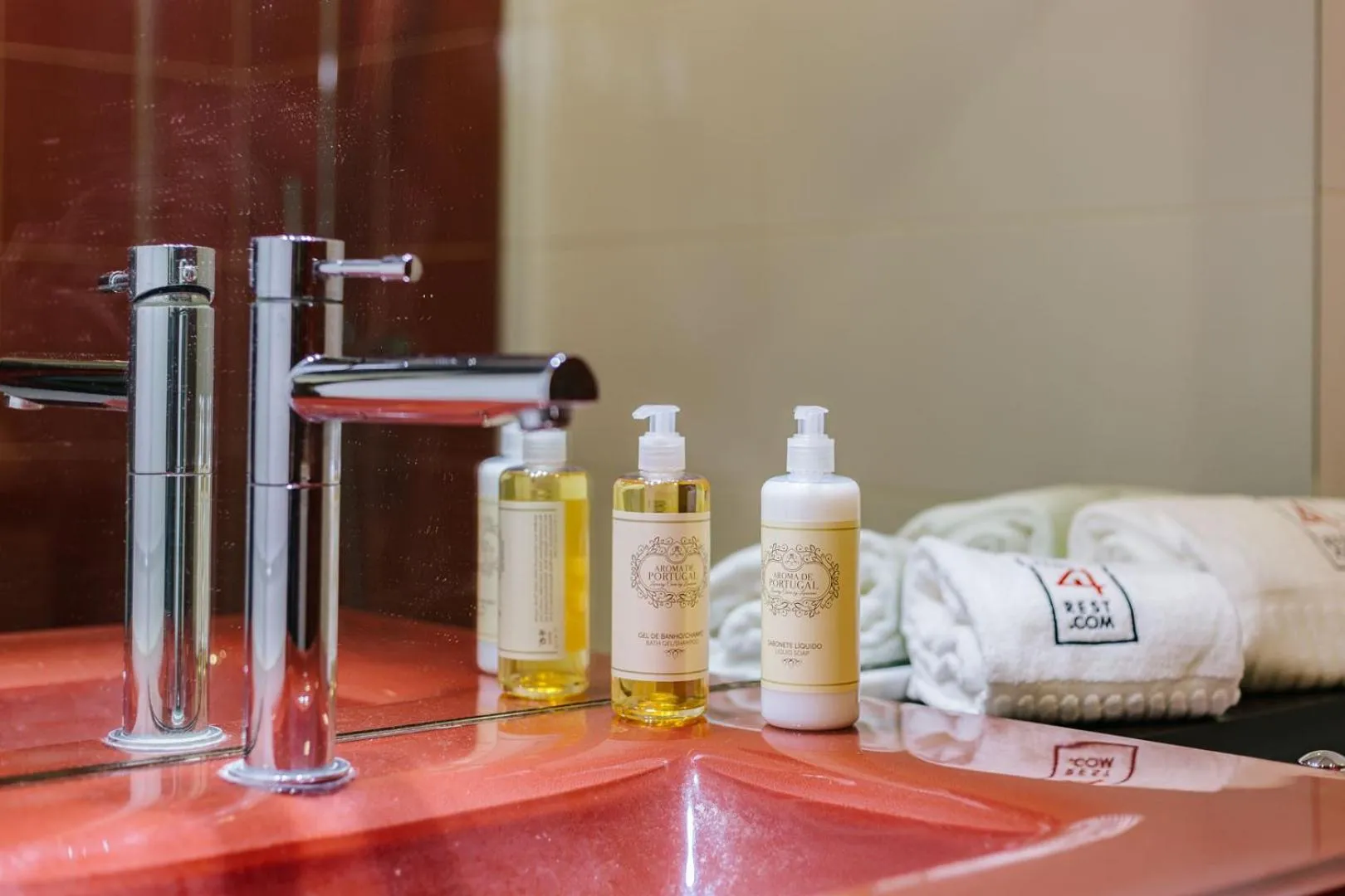 Bathroom in Rent4Rest Estoril Beachfront Apartments
