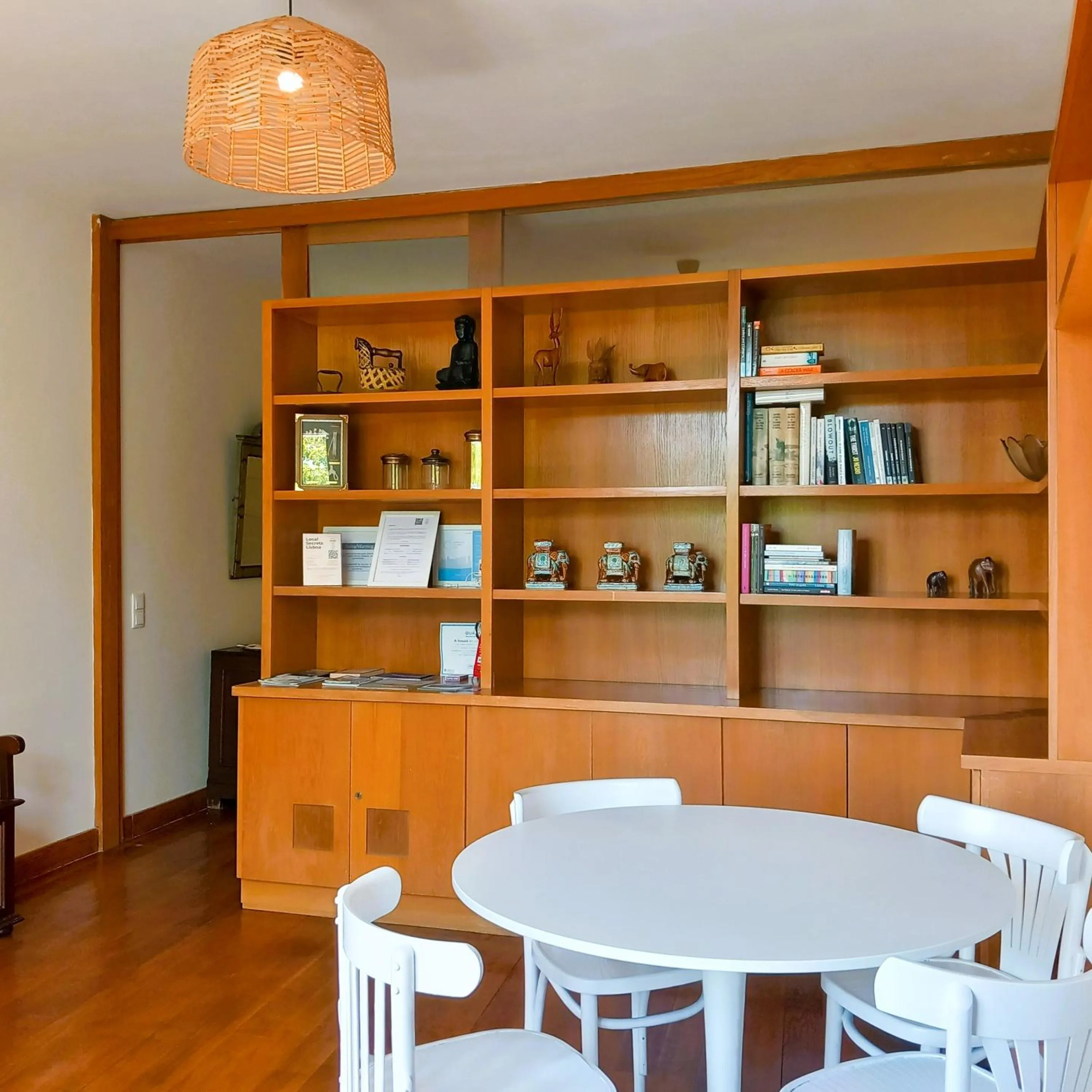 Living room in Rent4Rest Estoril Beachfront Apartments