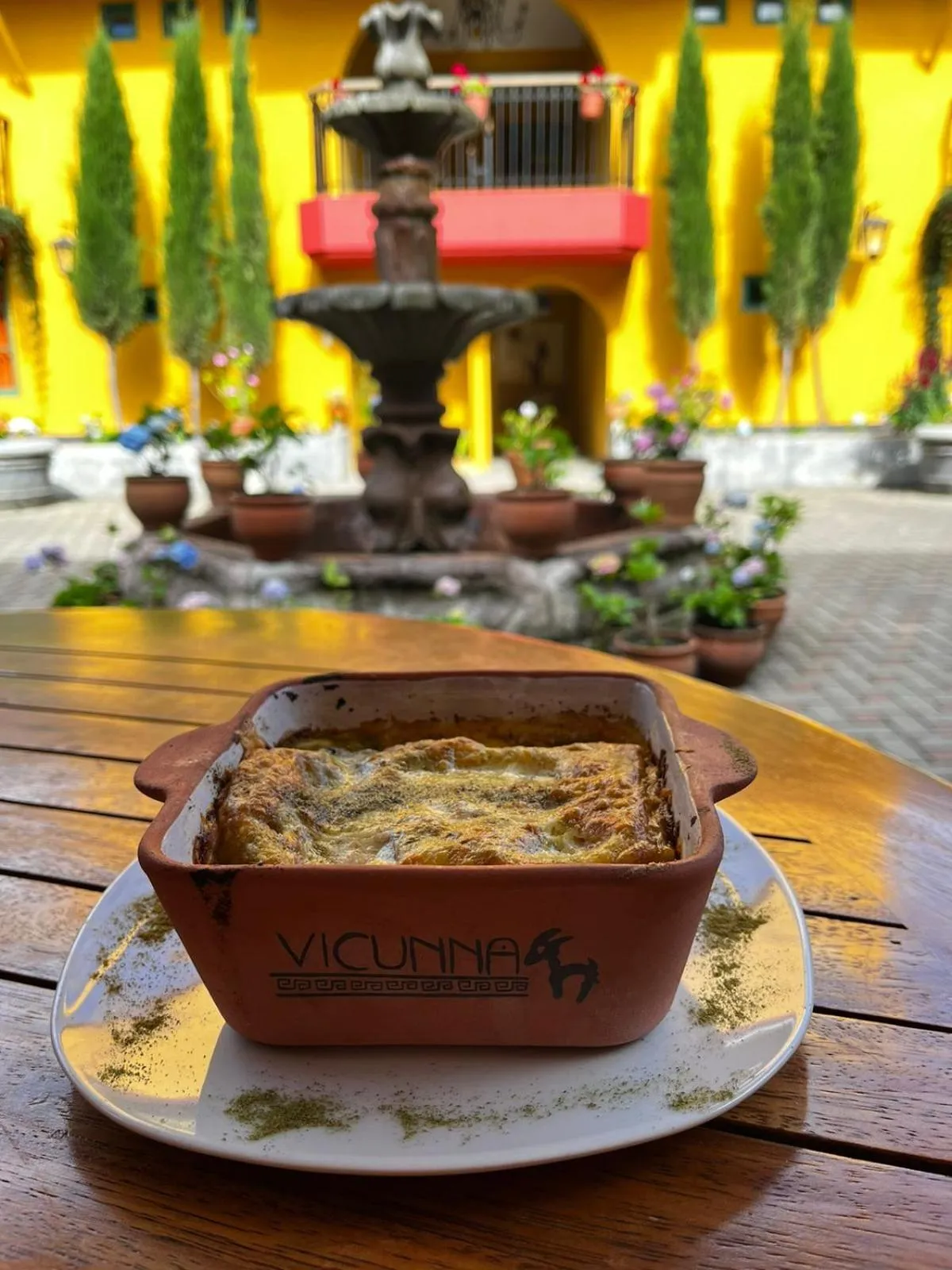 Restaurant/places to eat in Hotel Tartar