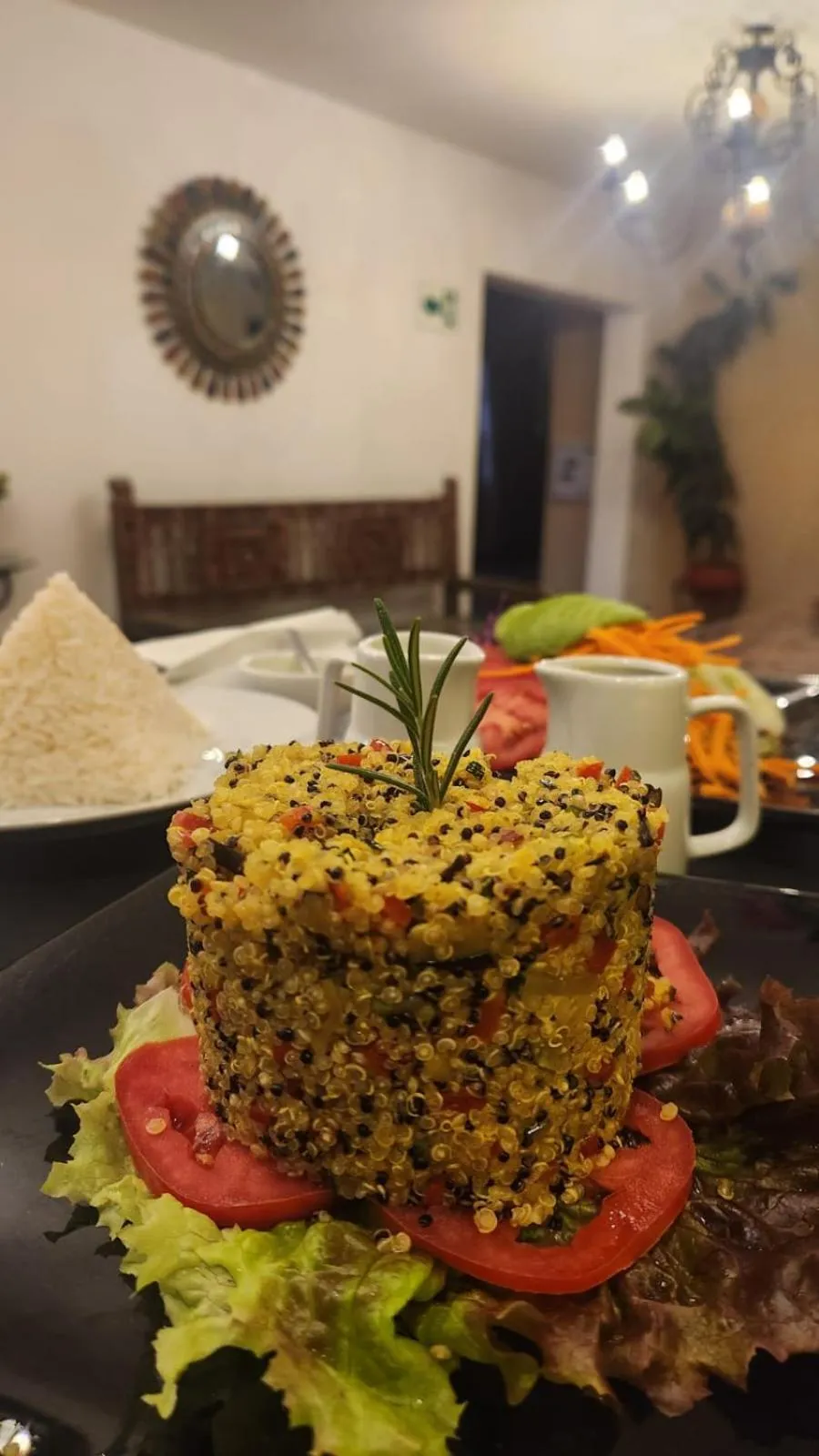 Restaurant/places to eat in Hotel Tartar