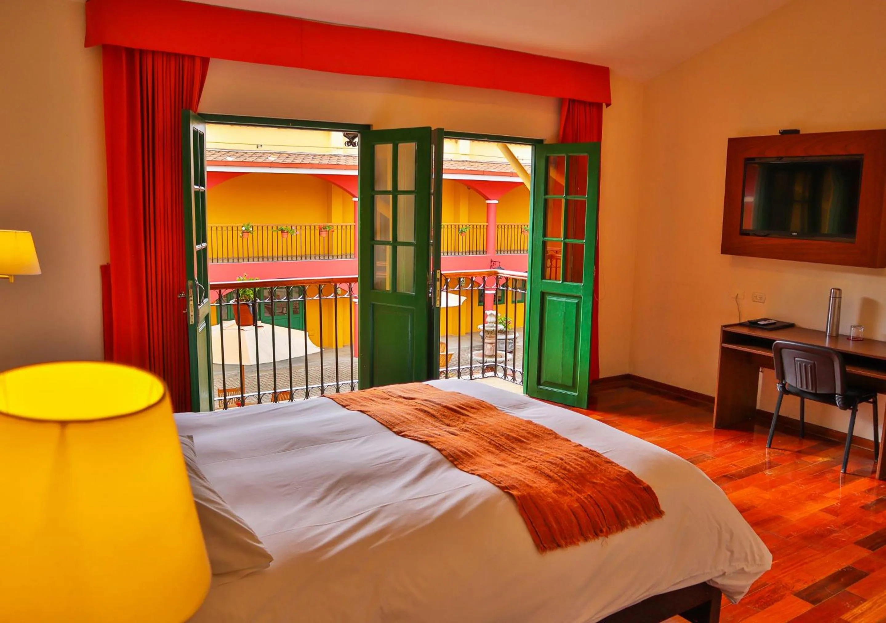 Photo of the whole room, Bed in Hotel Tartar