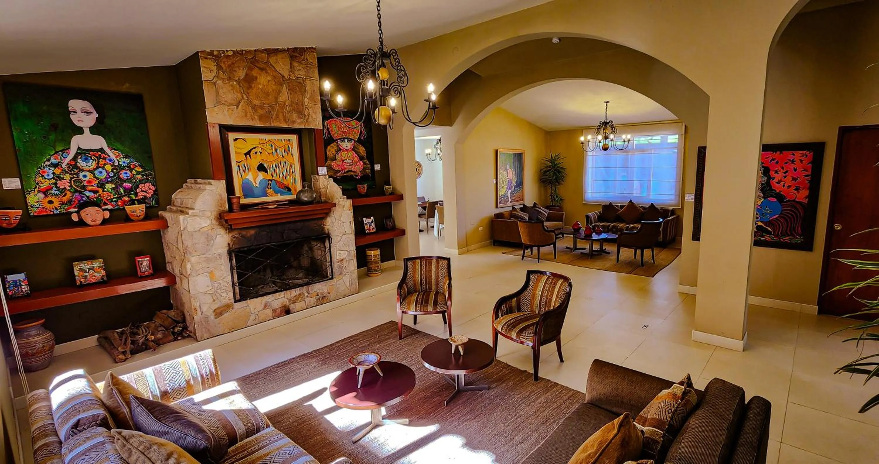 Restaurant/places to eat in Hotel Tartar