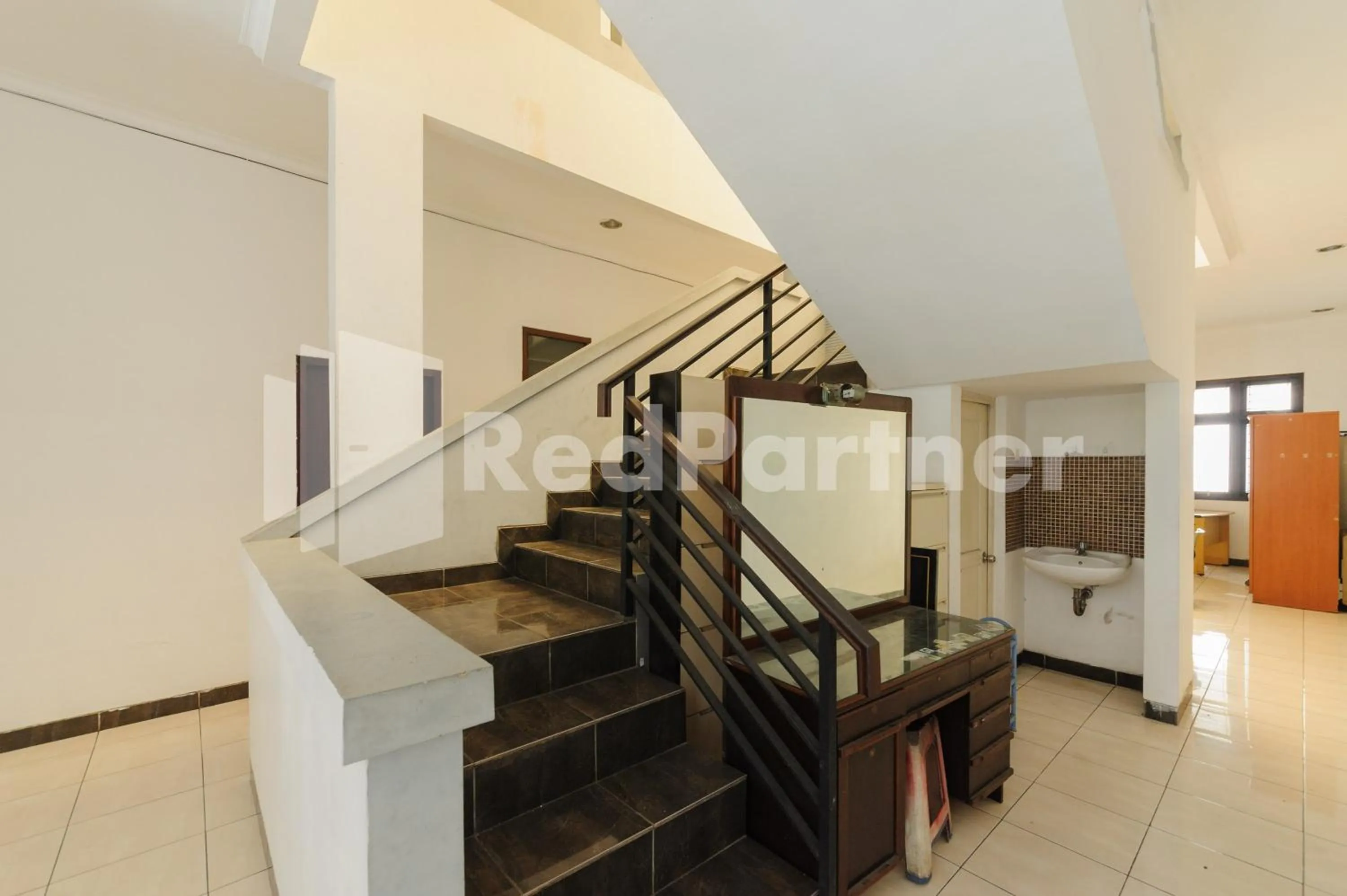 Property building, Bed in Karawaci Taman Permata Tiga Mitra RedDoorz