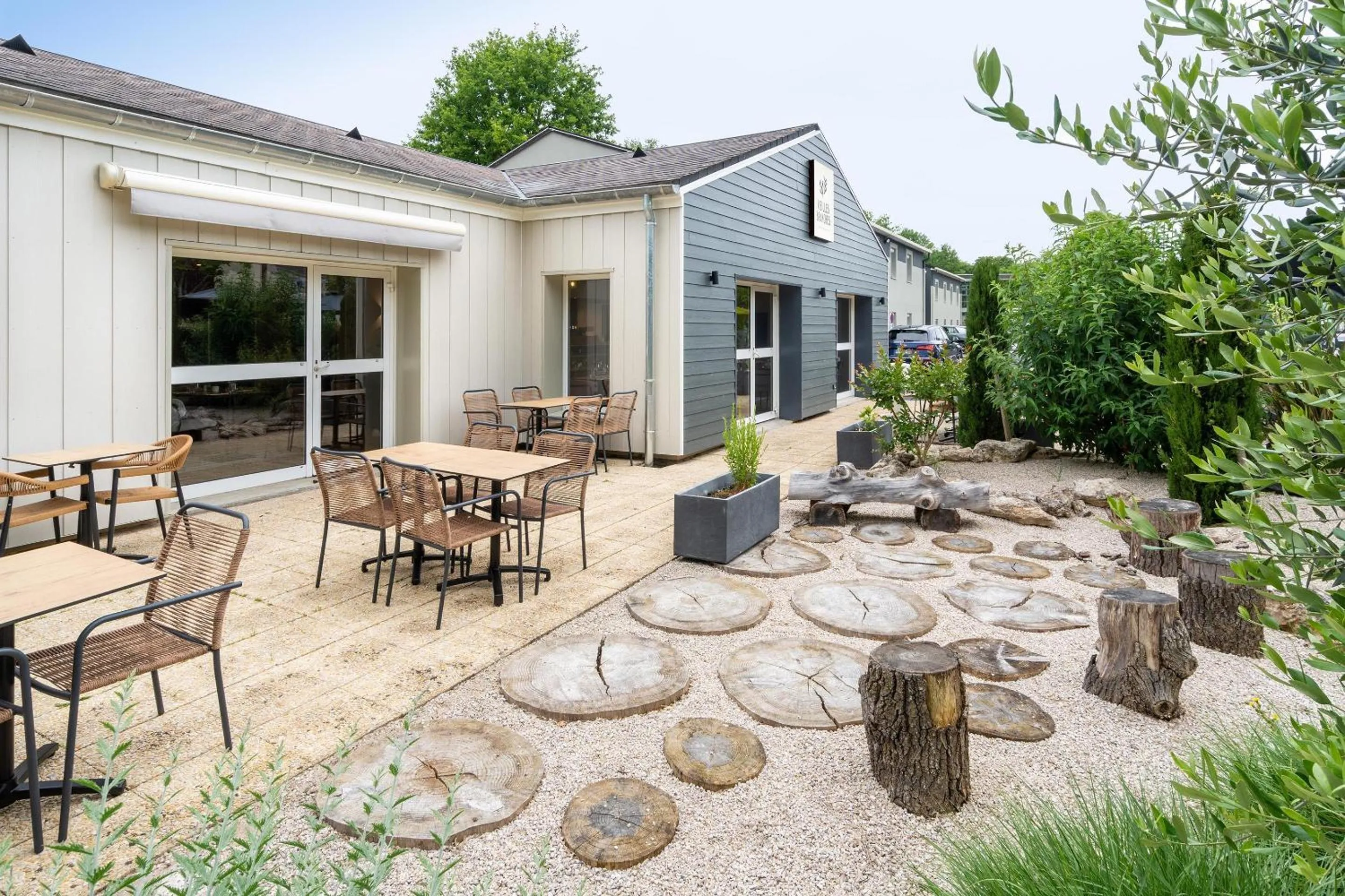 Property building in Sure Hotel by Best Western Tours Sud