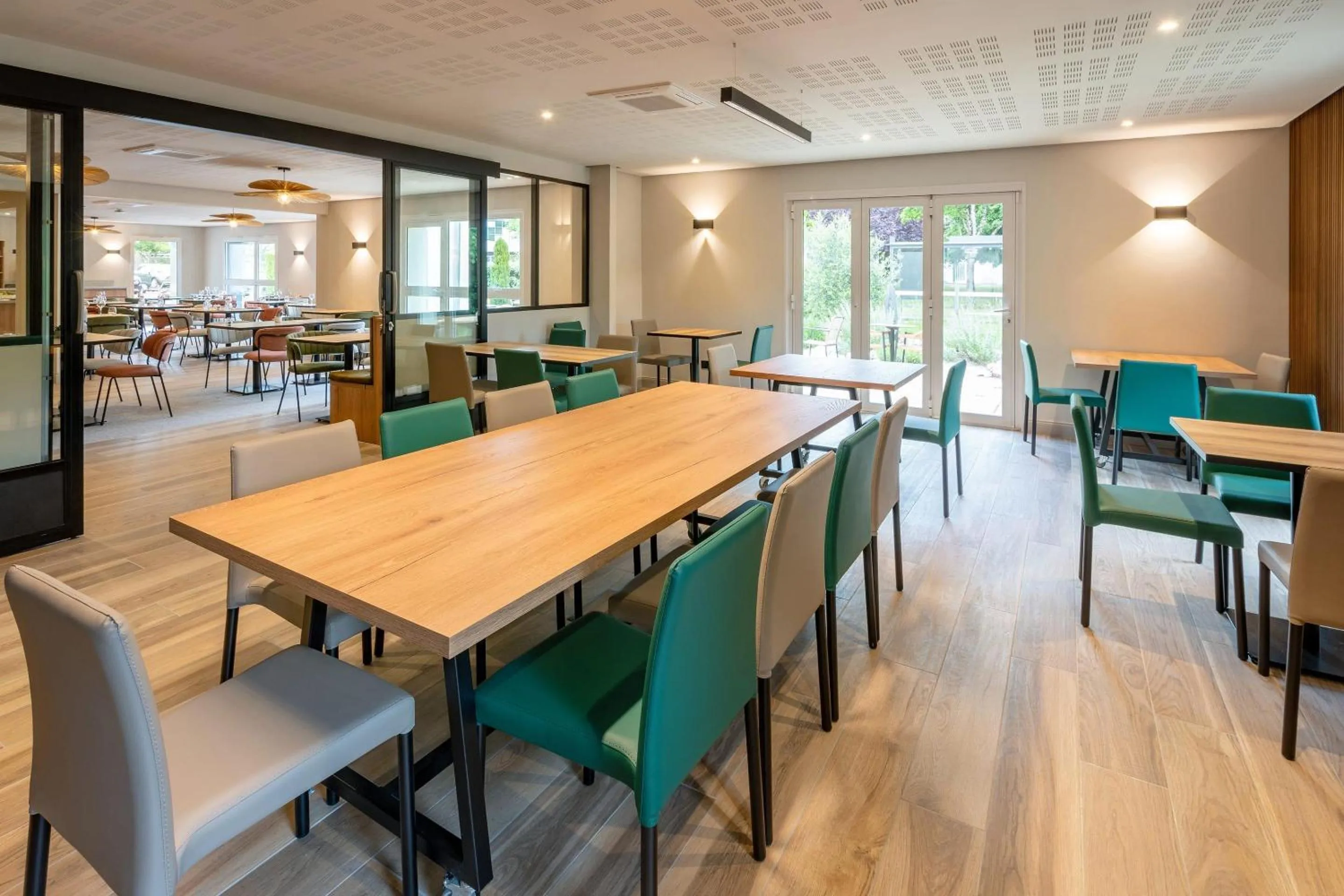 Meeting/conference room in Sure Hotel by Best Western Tours Sud