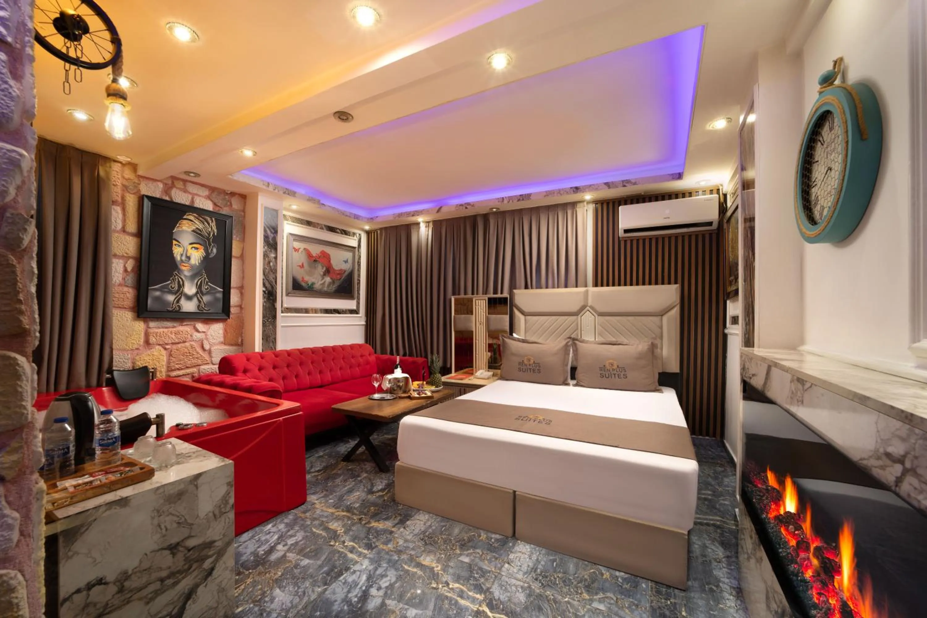 Photo of the whole room, Bed in REN PLUS SUITES