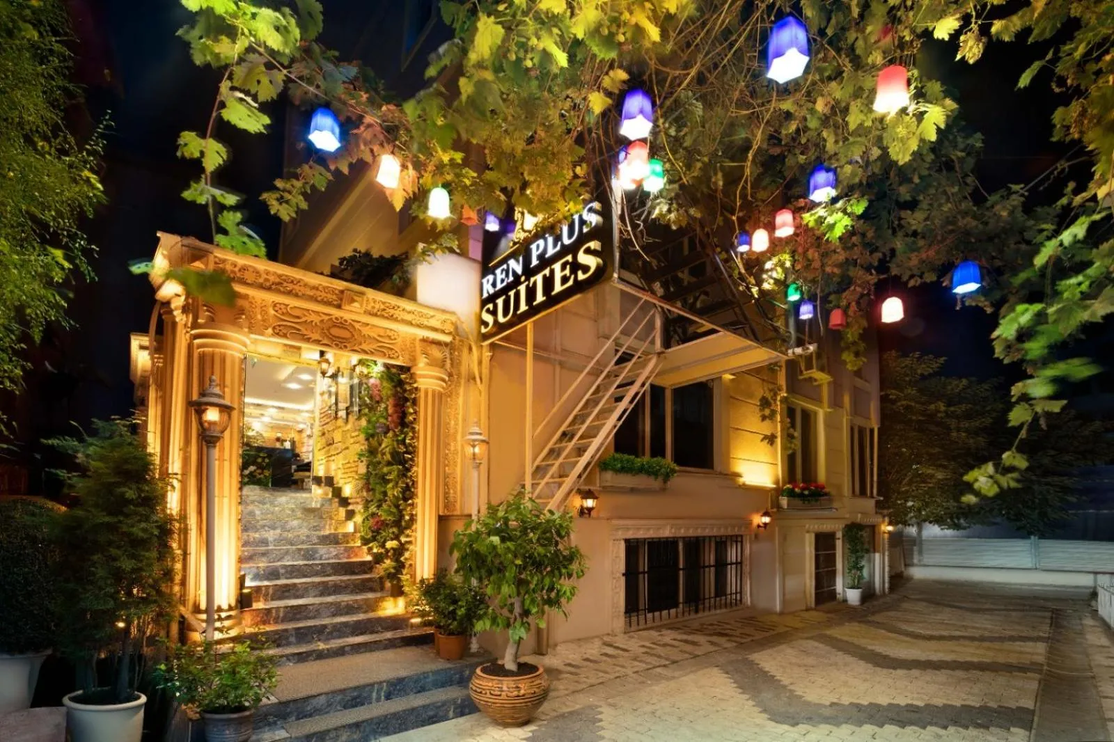 Property building in REN PLUS SUITES