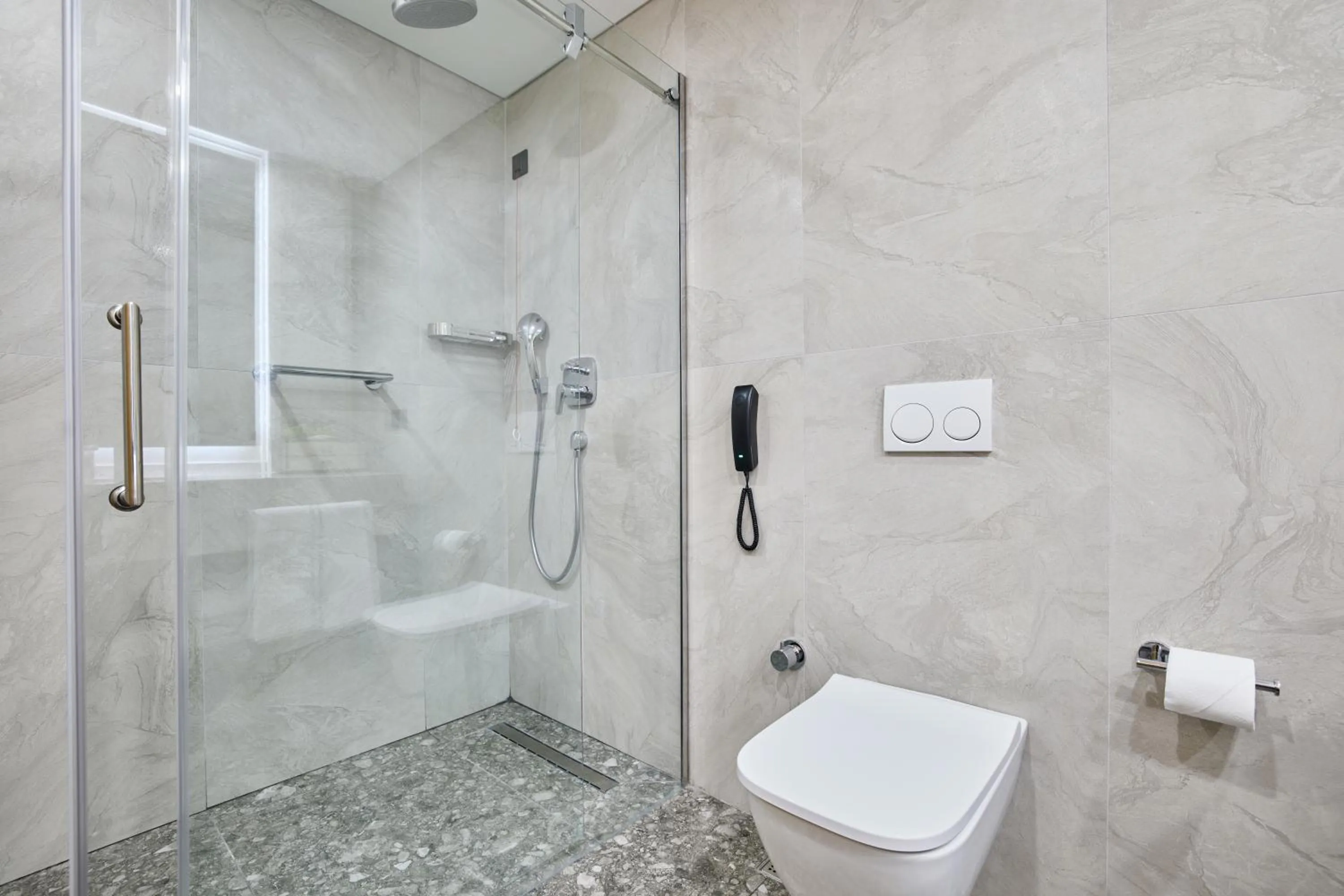 Shower in Mövenpick Resort Antalya Tekirova - Ultra All Inclusive