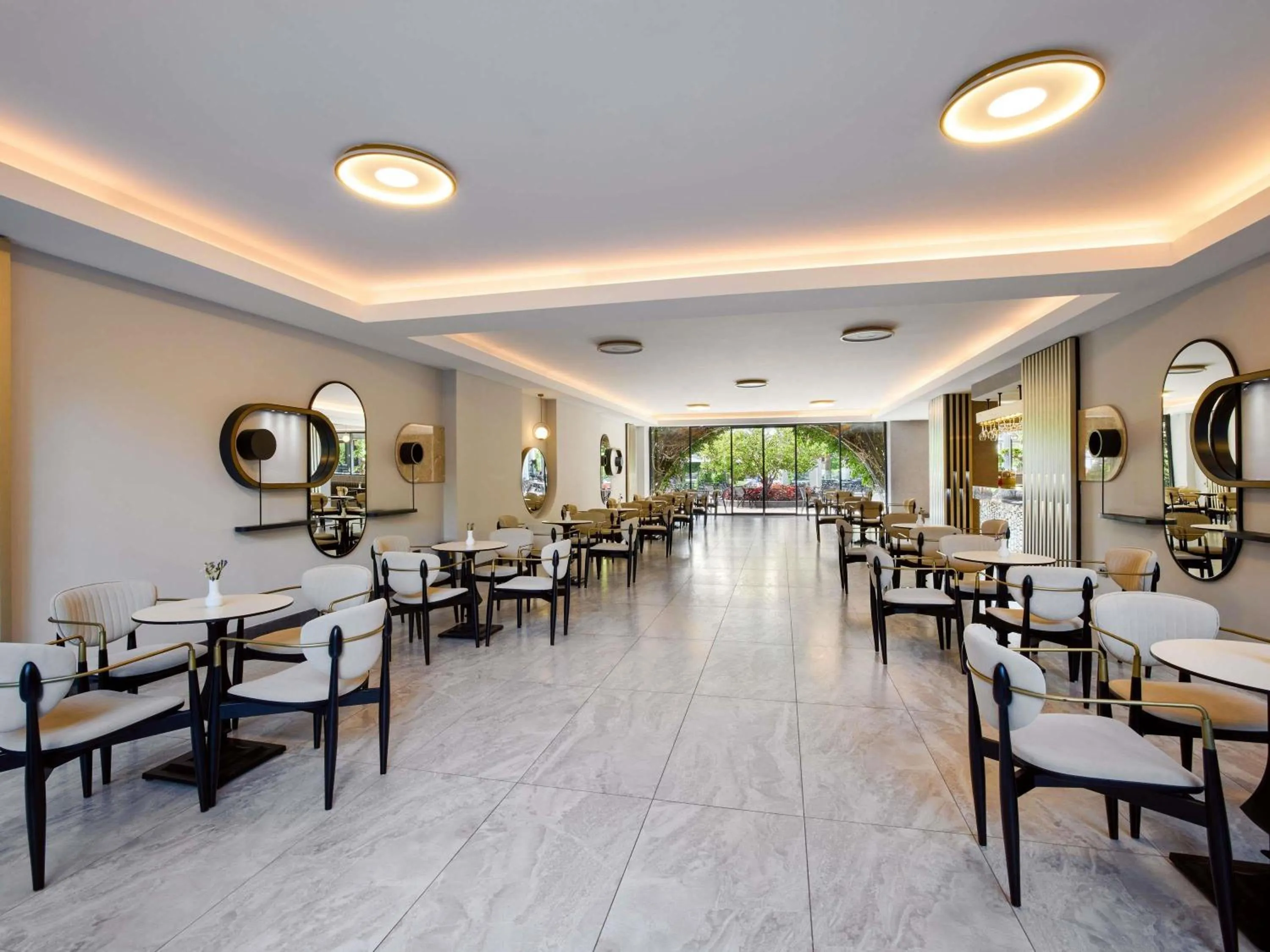 Lounge or bar in Mövenpick Resort Antalya Tekirova - Ultra All Inclusive