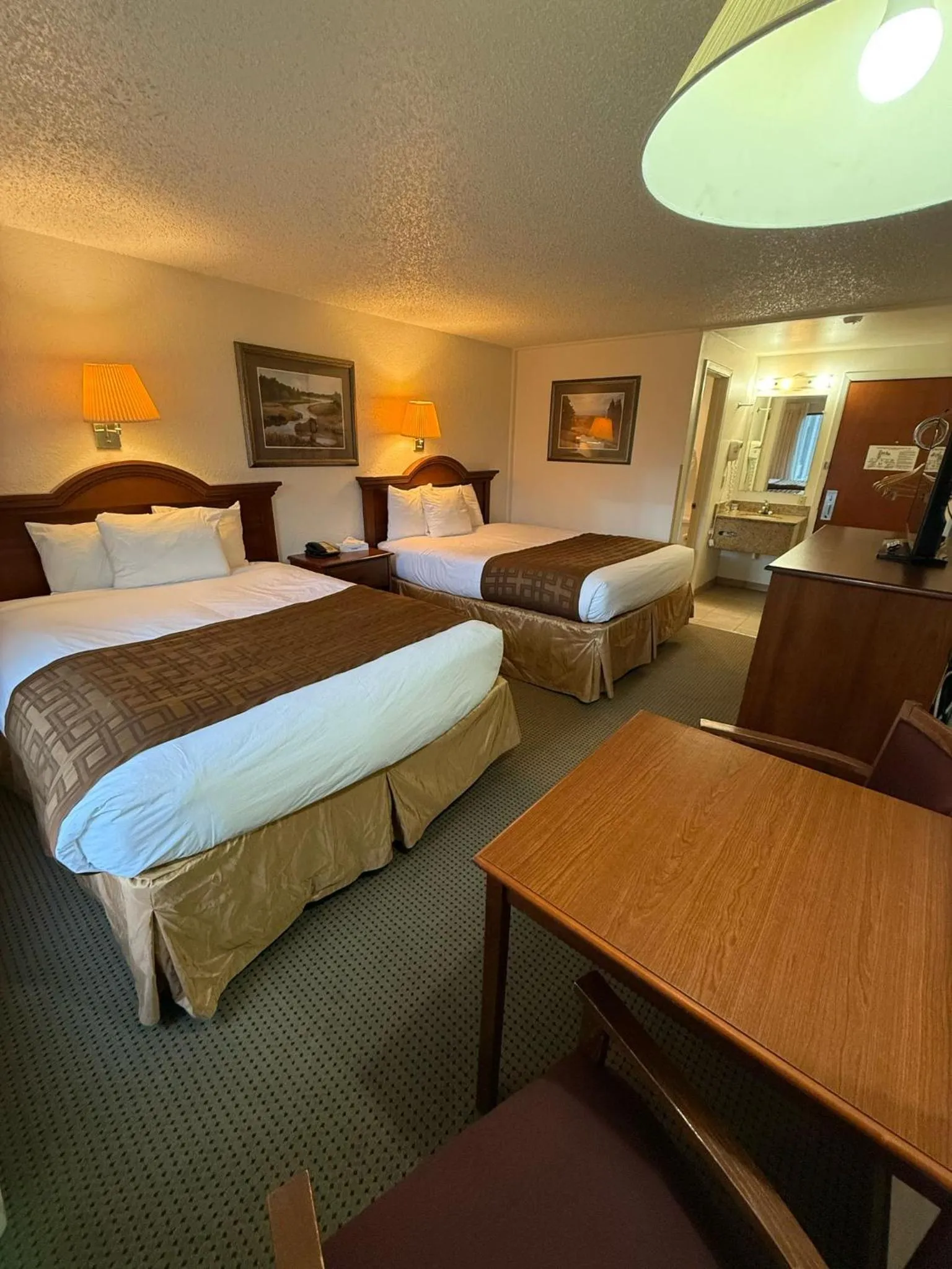 Photo of the whole room, Bed in Richland Inn and Suites
