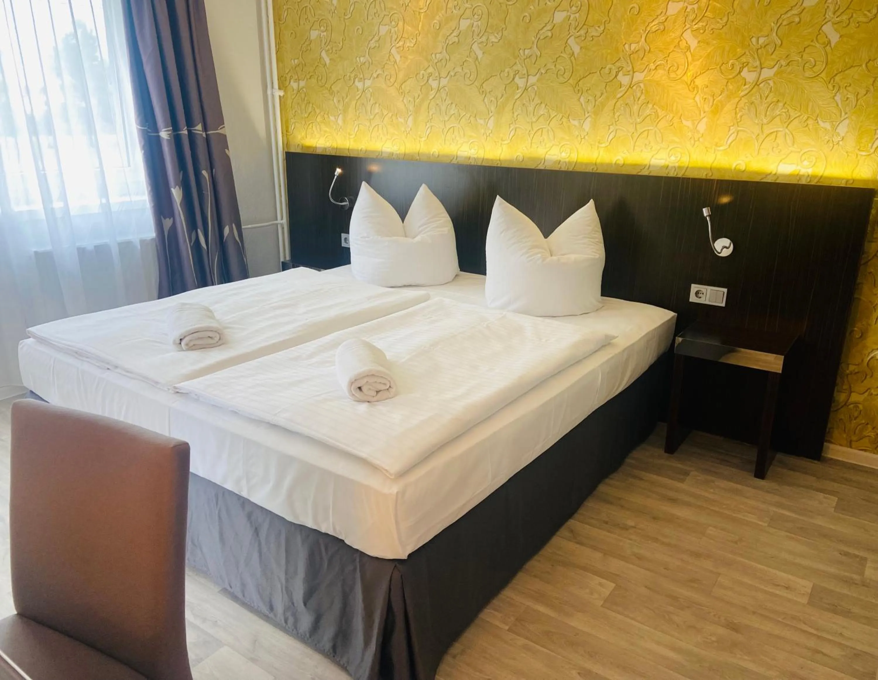 Photo of the whole room, Bed in Hotel 22