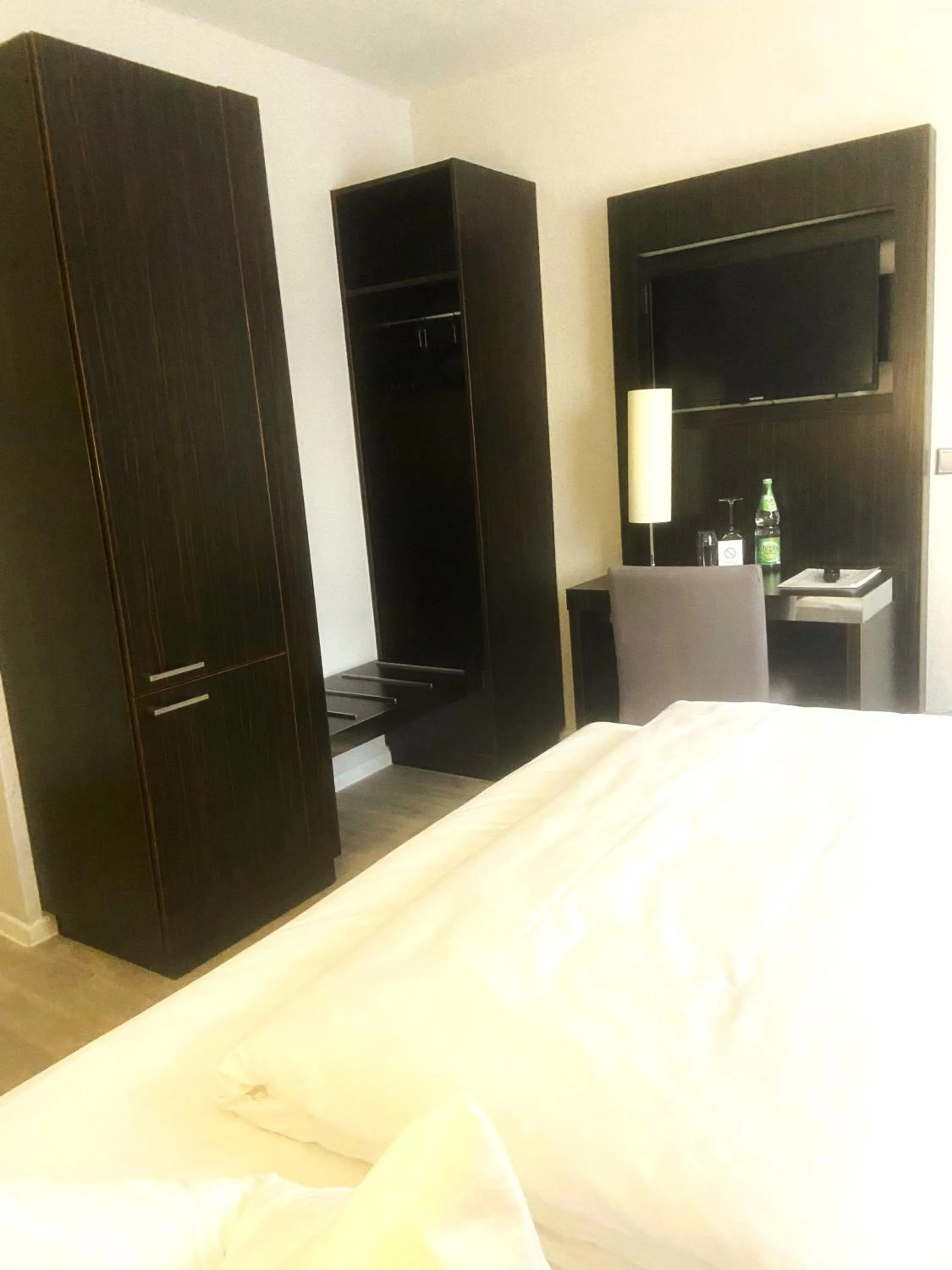 Bedroom, Bed in Hotel 22