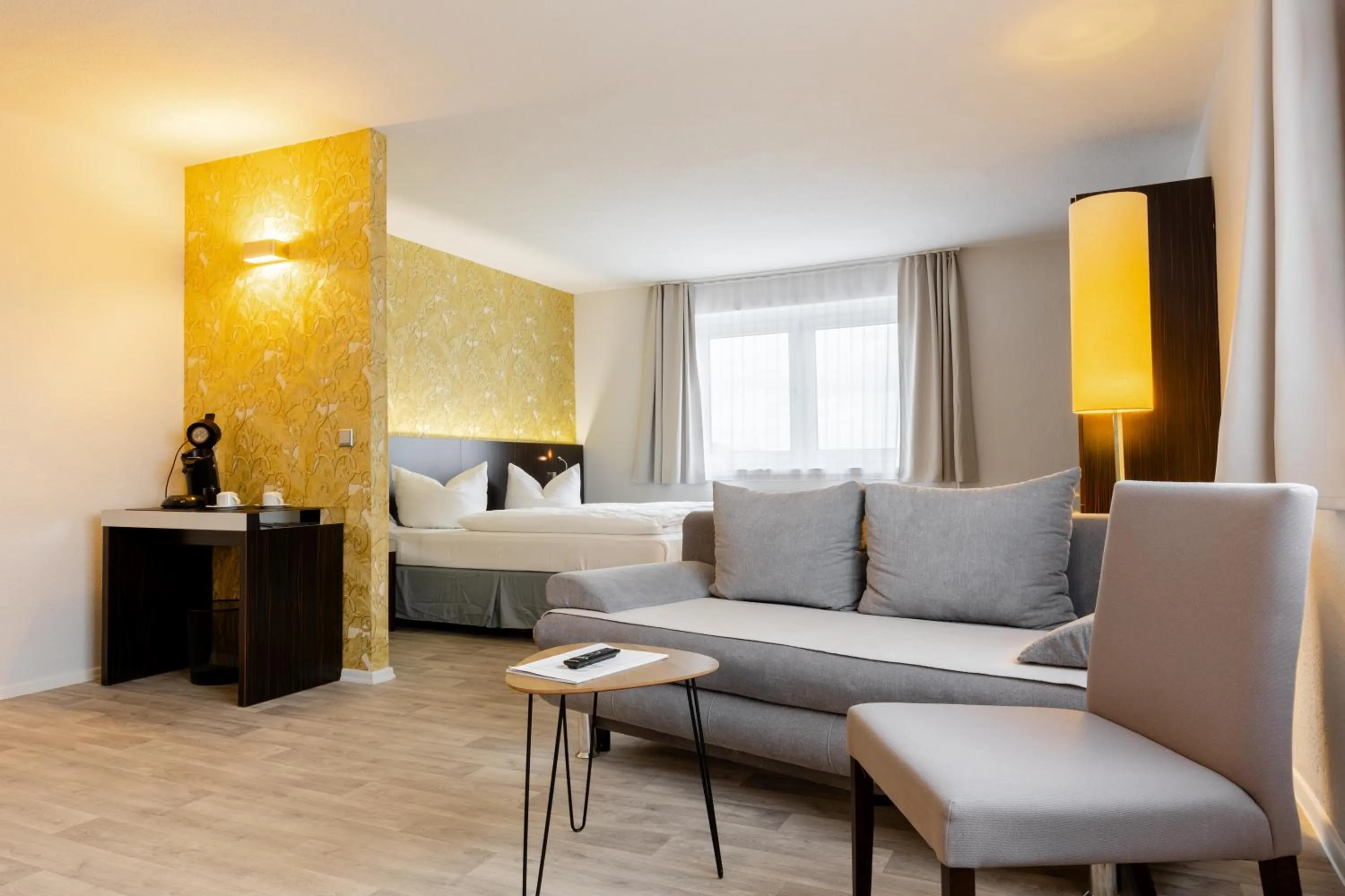 Living room, Bed in Hotel 22