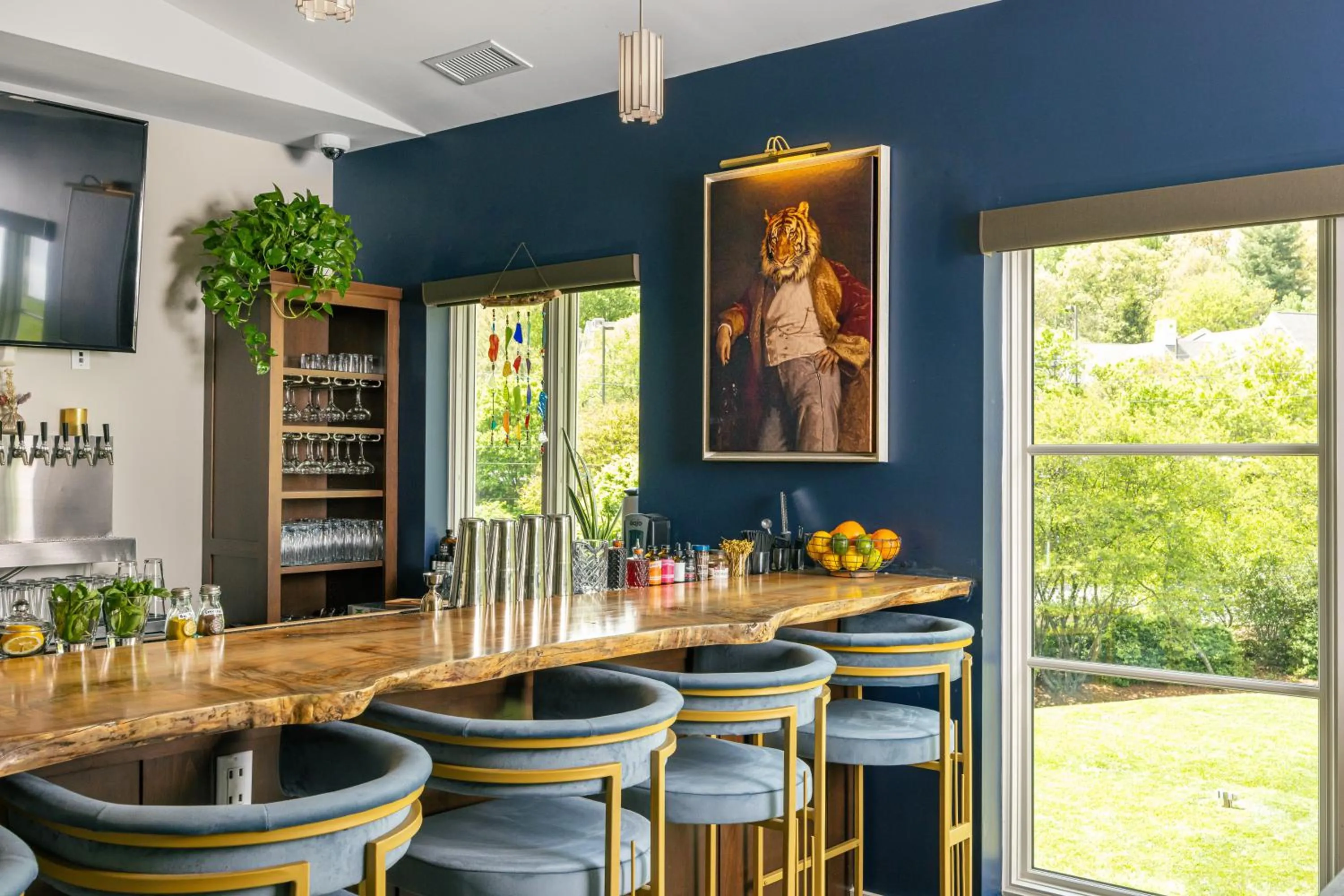 Restaurant/places to eat in Lantern Lodge - formerly The Residences at Biltmore