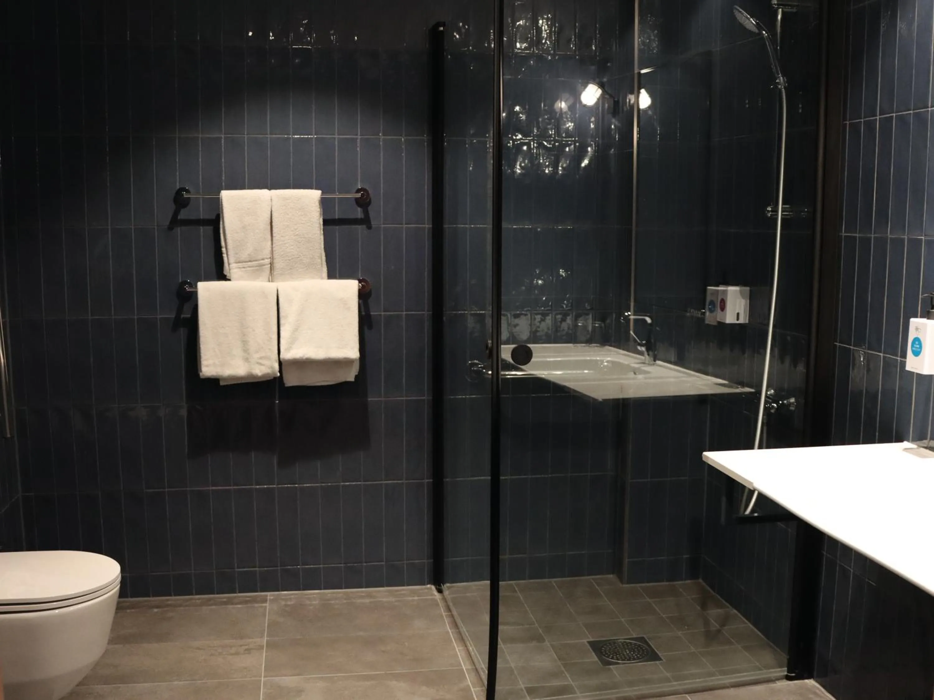 Bathroom in Quality Hotel Match