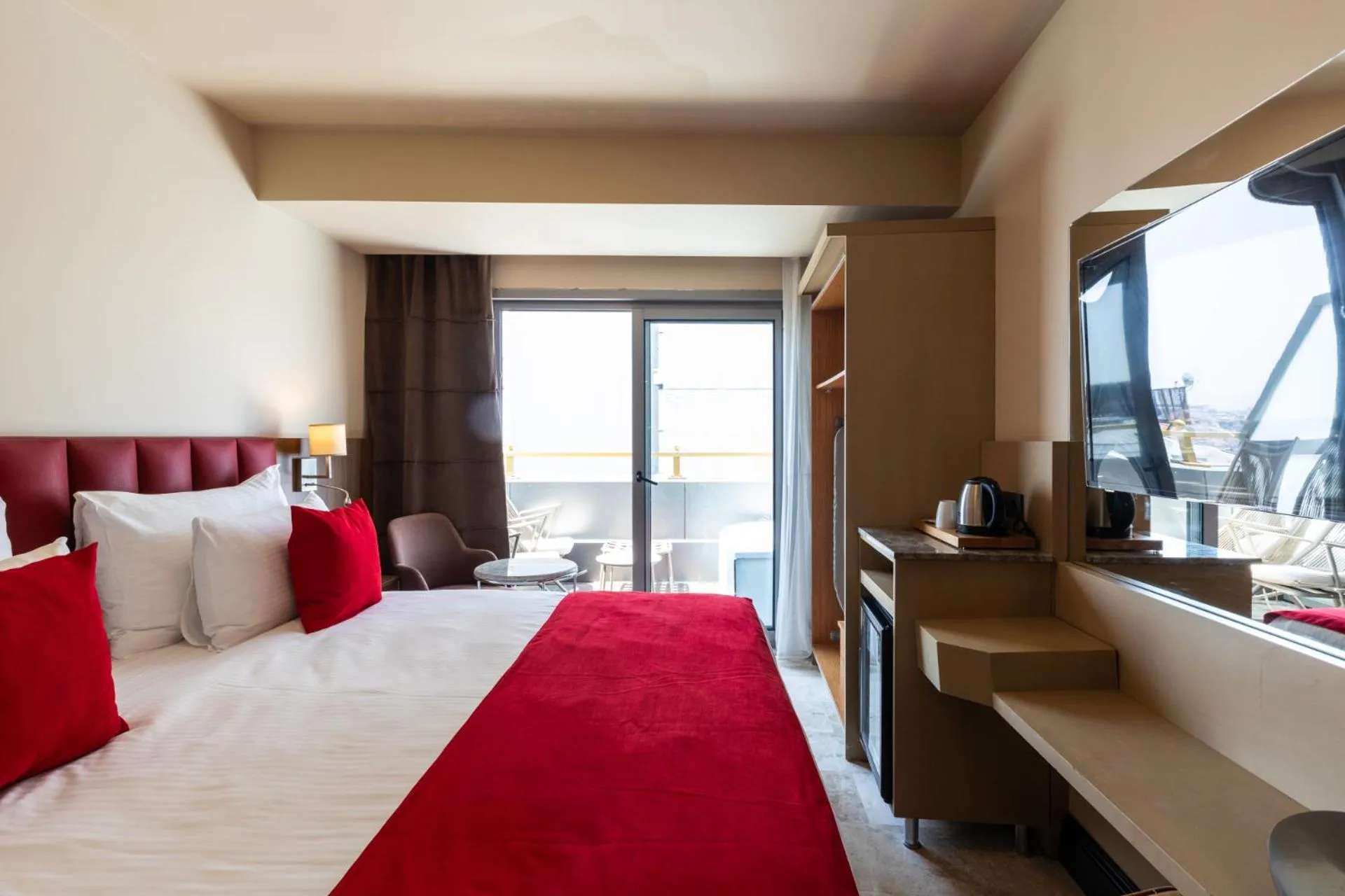 Photo of the whole room, Bed in Ramada By Wyndham Istanbul Pera Taksim