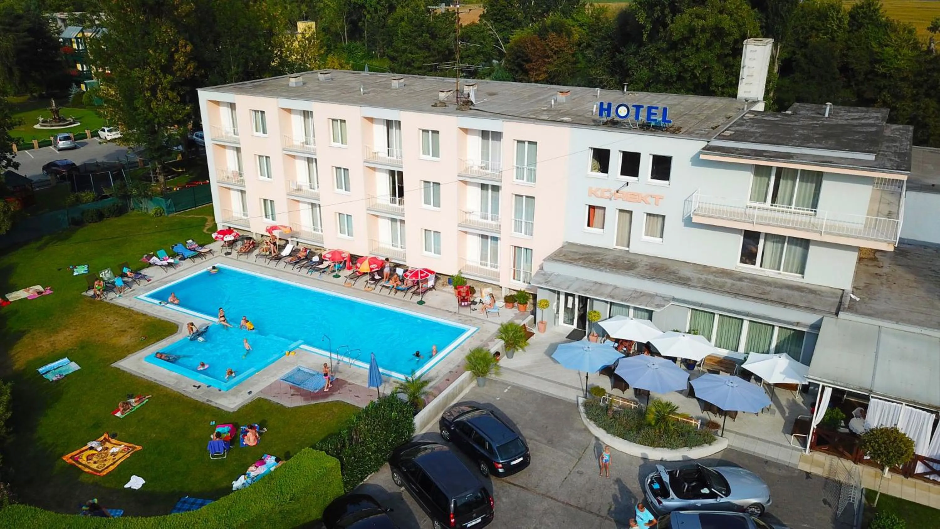 Property building in Hotel KOREKT