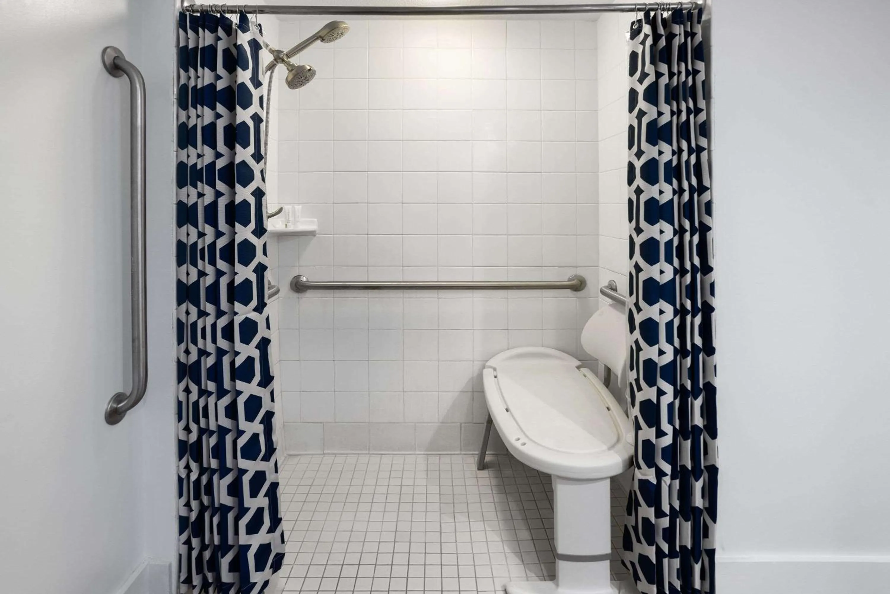 Shower in WaterView Casino & Hotel, Trademark Collection by Wyndham
