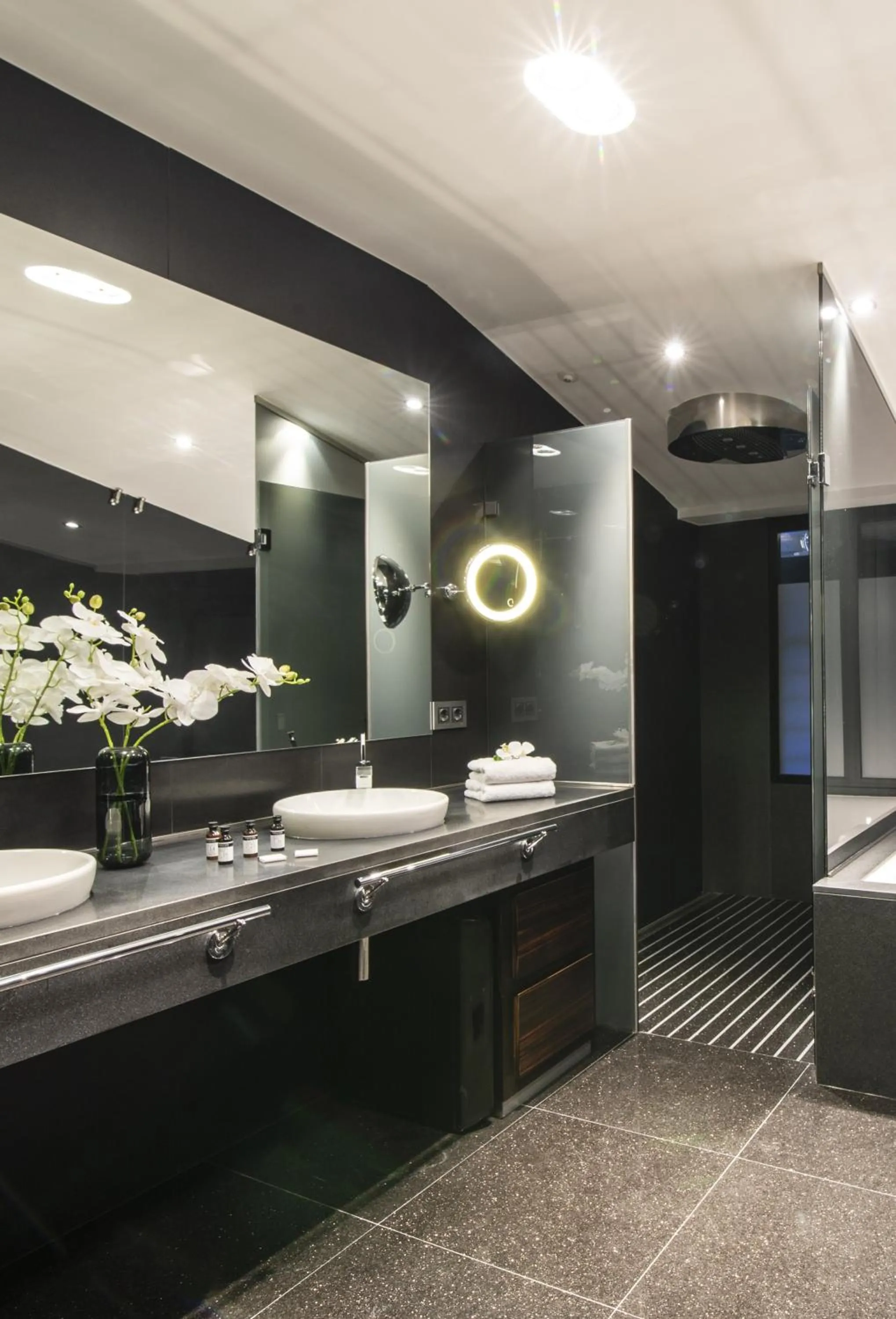 Shower in Hotel Starc by Pierre & Vacances Premium