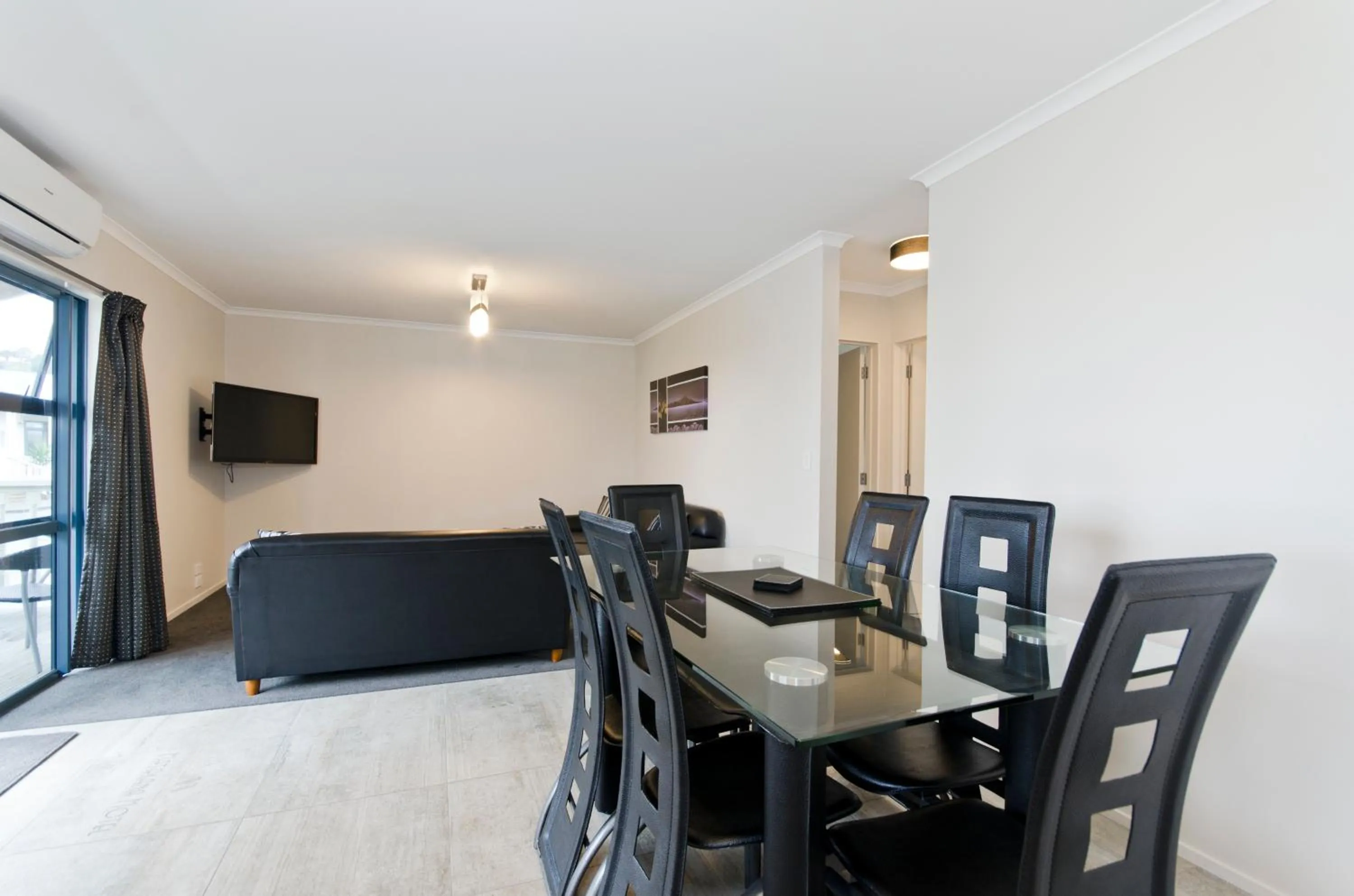 Dining area in Matakana Motel