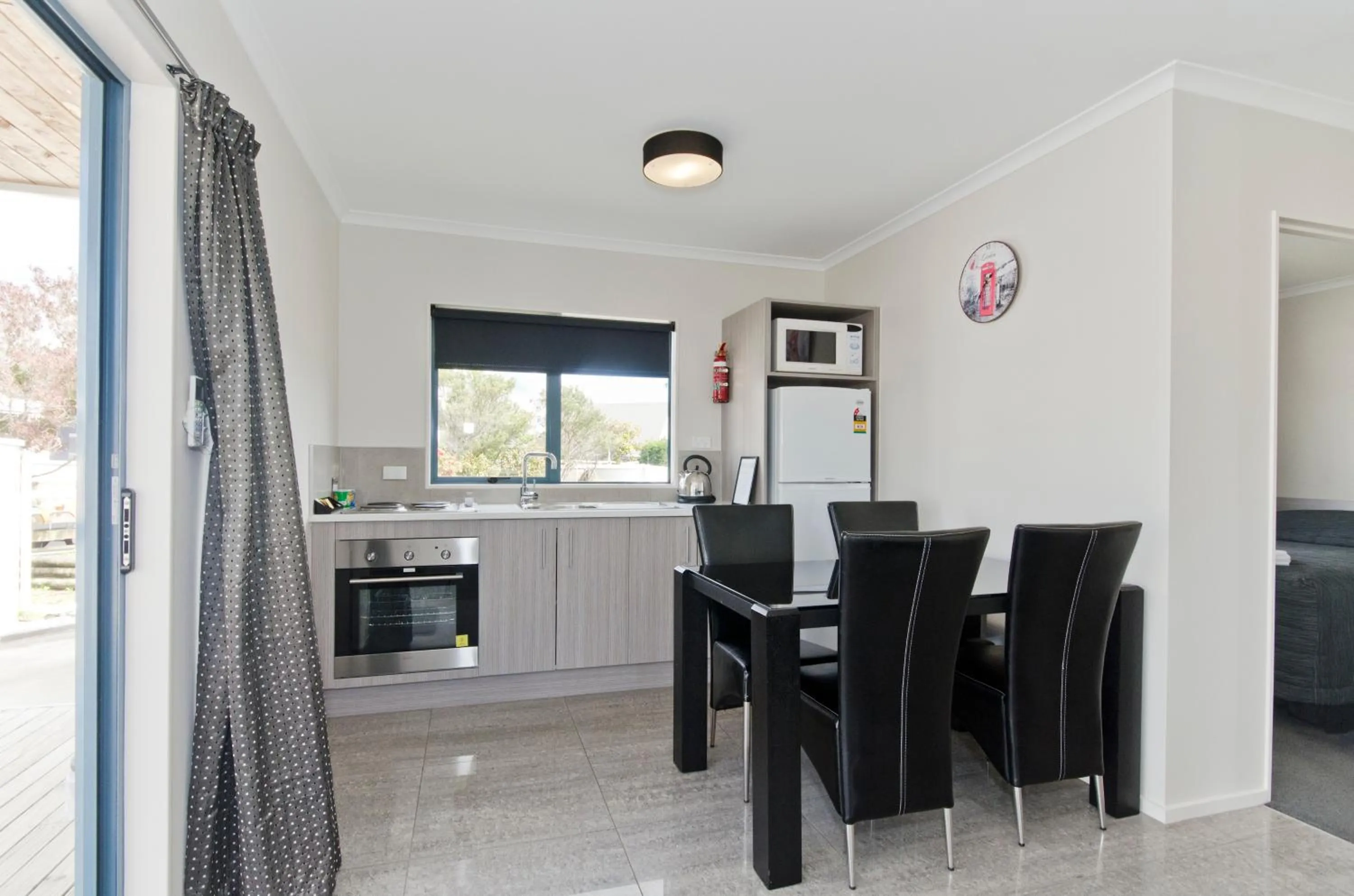 Dining area in Matakana Motel