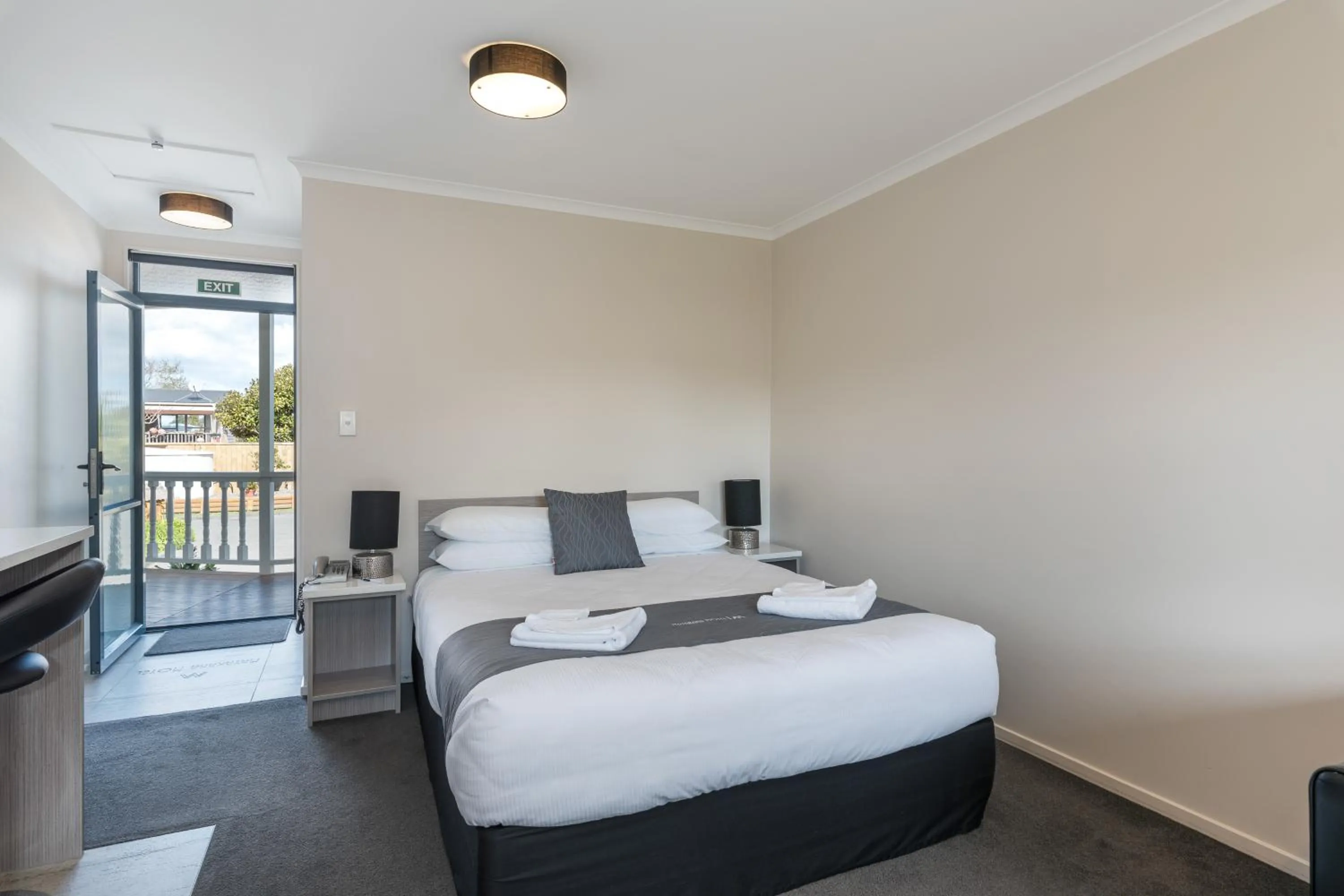 Bed in Matakana Motel