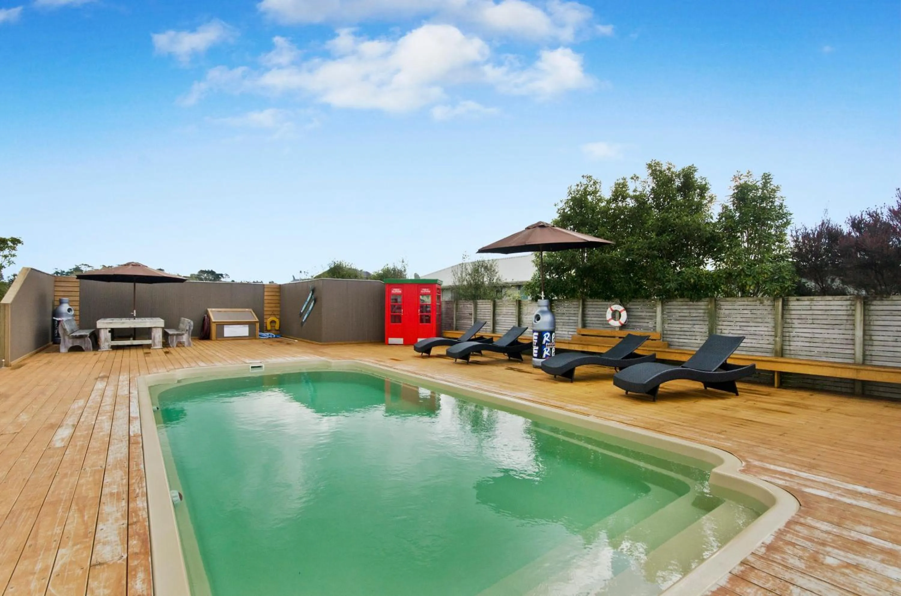 Swimming pool in Matakana Motel