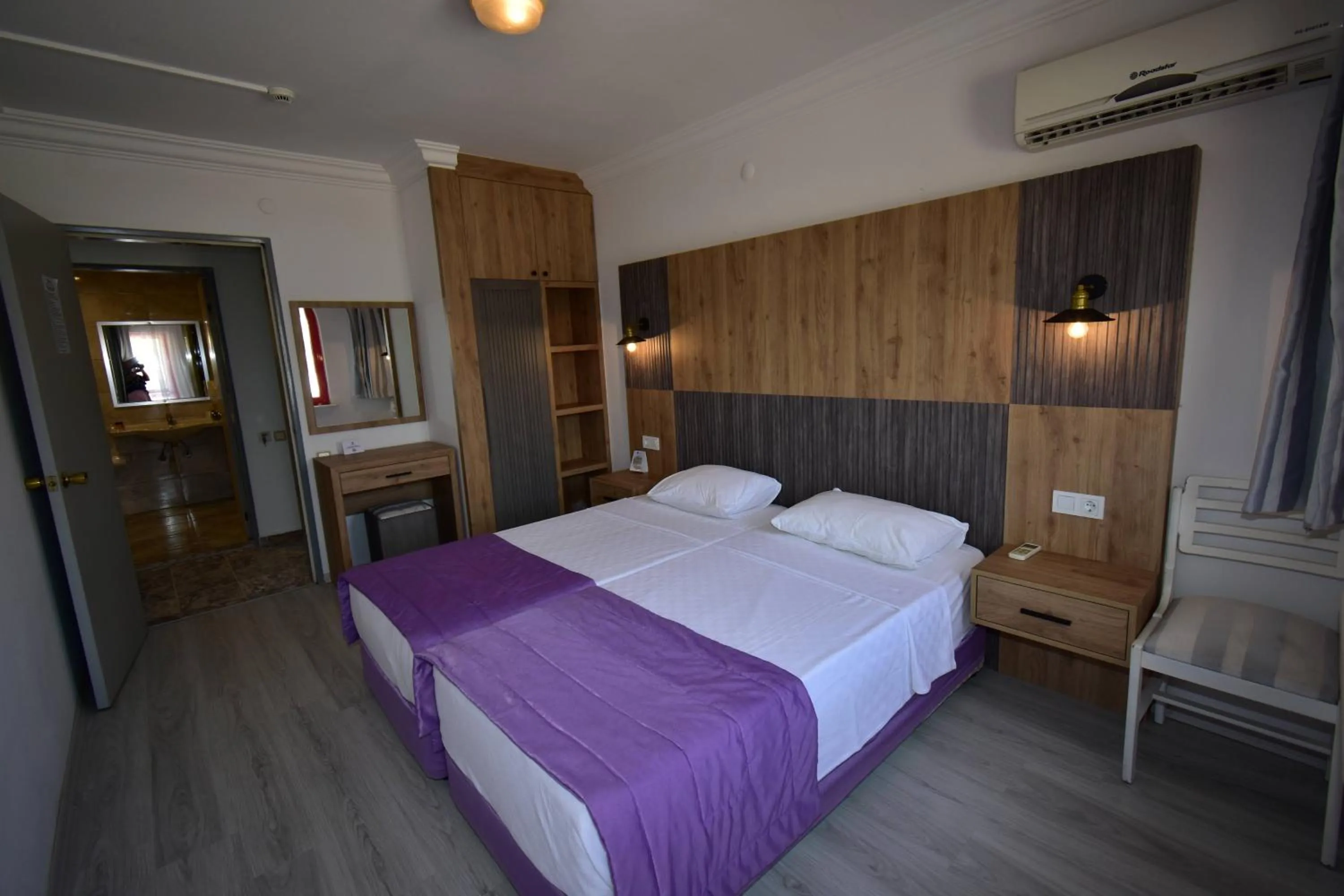 Bedroom, Bed in Hotel Billurcu