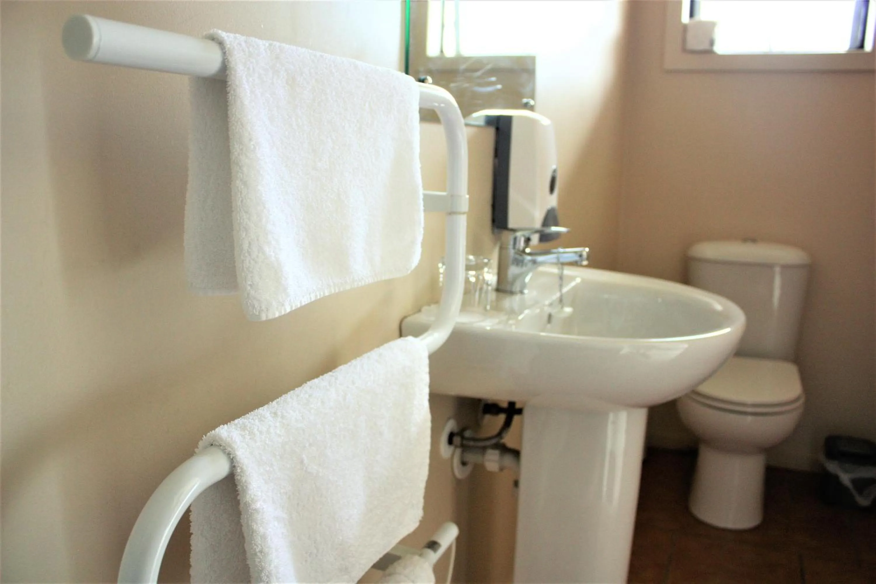 Owen River Tavern & Motels