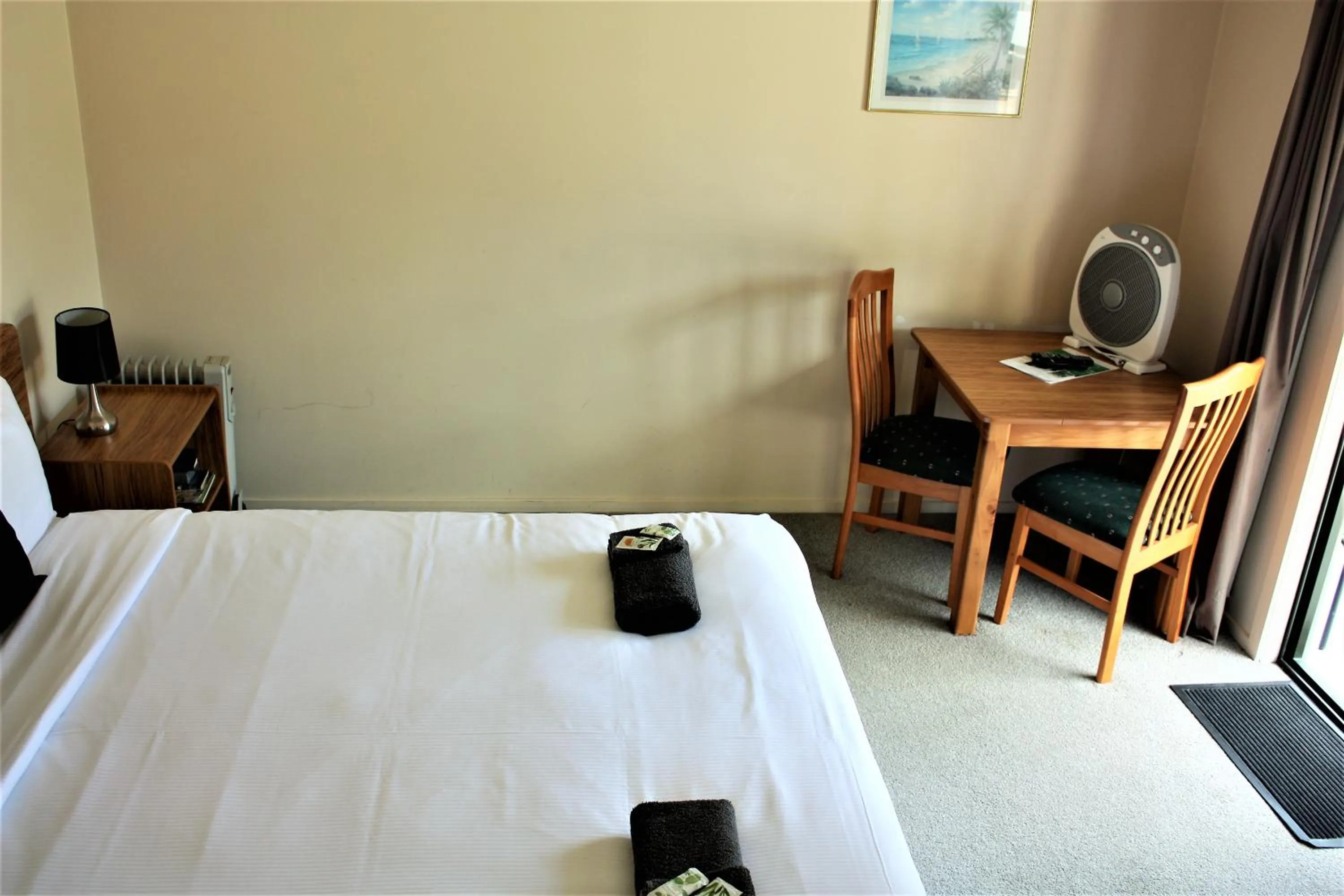 Bed in Owen River Tavern & Motels